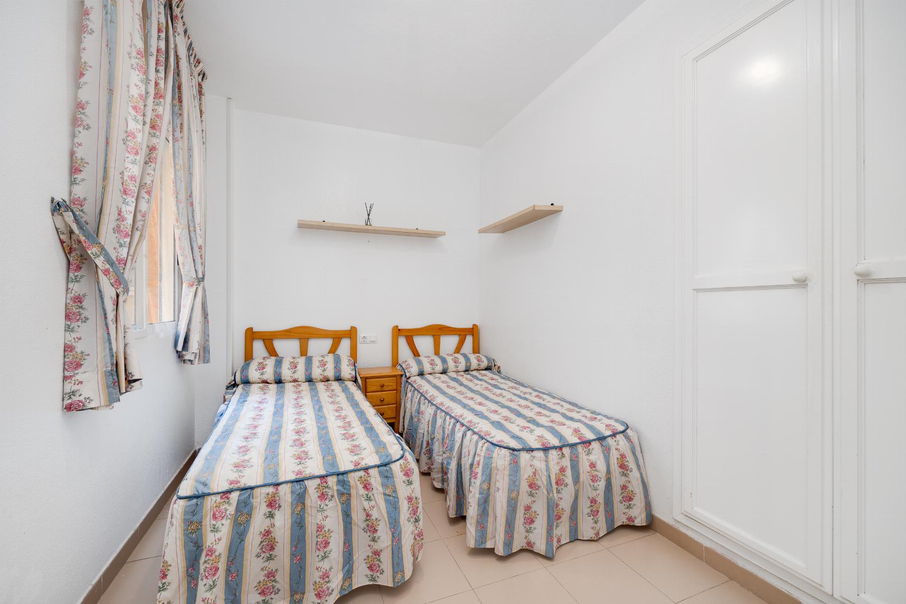 For sale - 2 Bedroom 1 Bathroom Ground floor apartment in Torrevieja - playa de los naufragos  - Alicante