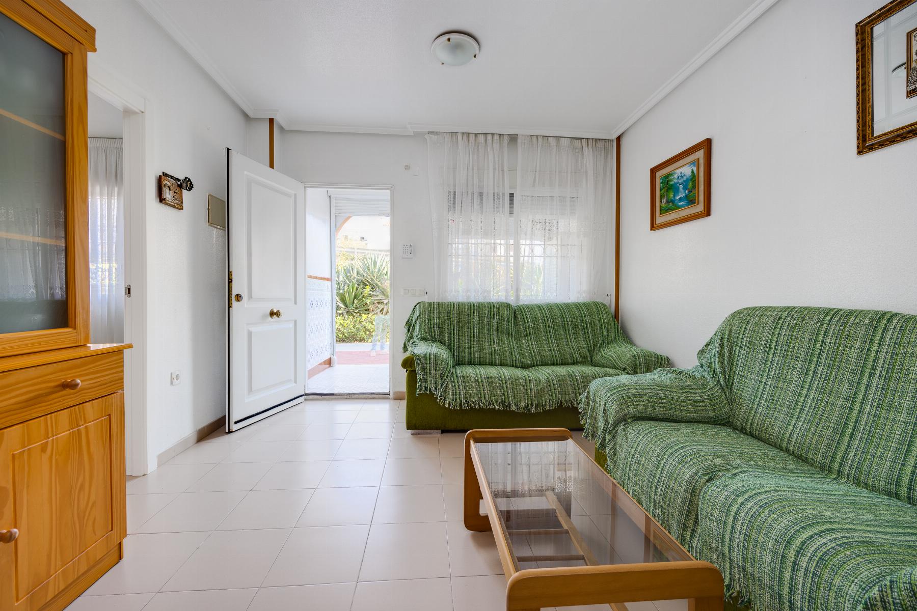 For sale - 2 Bedroom 1 Bathroom Ground floor apartment in Torrevieja - playa de los naufragos  - Alicante