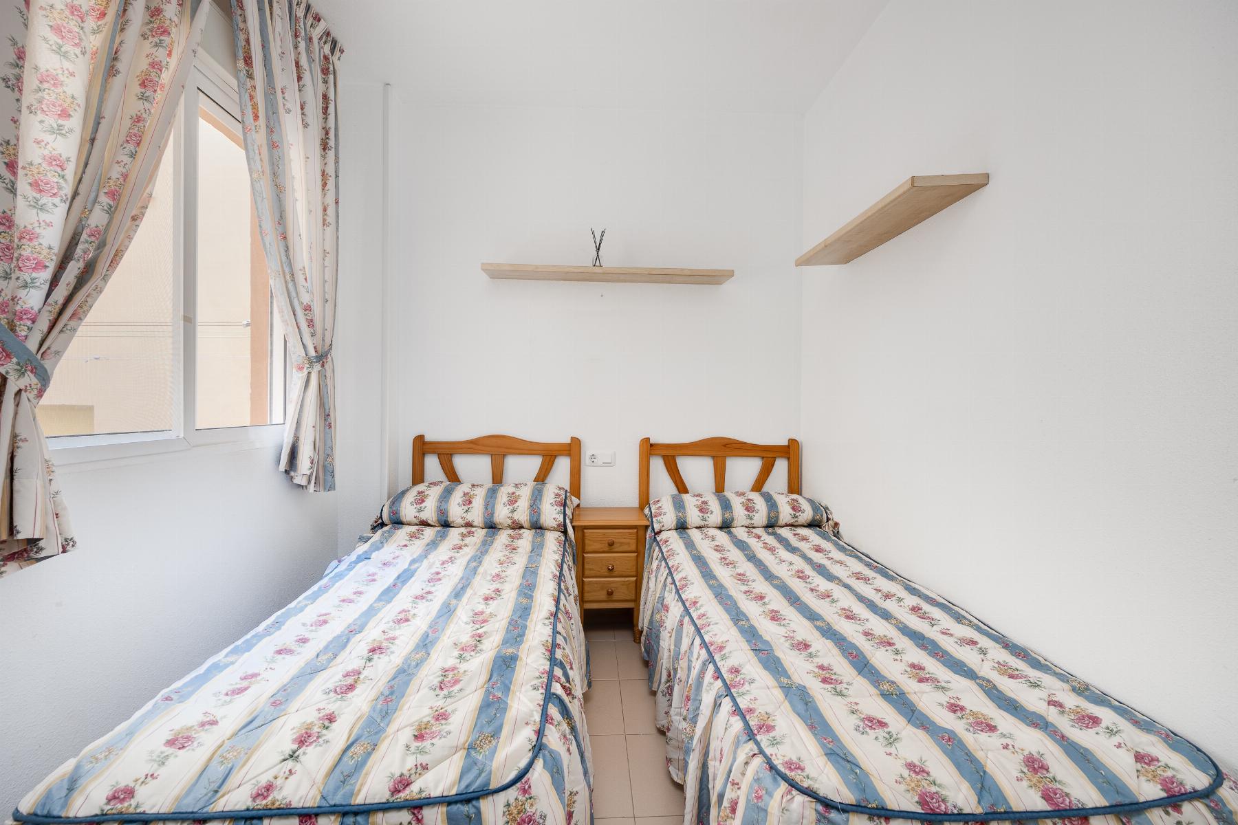 For sale - 2 Bedroom 1 Bathroom Ground floor apartment in Torrevieja - playa de los naufragos  - Alicante
