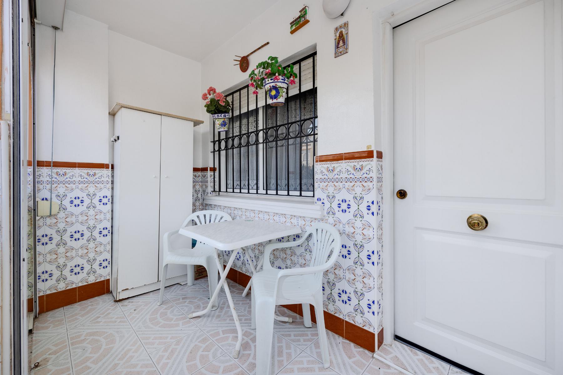 For sale - 2 Bedroom 1 Bathroom Ground floor apartment in Torrevieja - playa de los naufragos  - Alicante