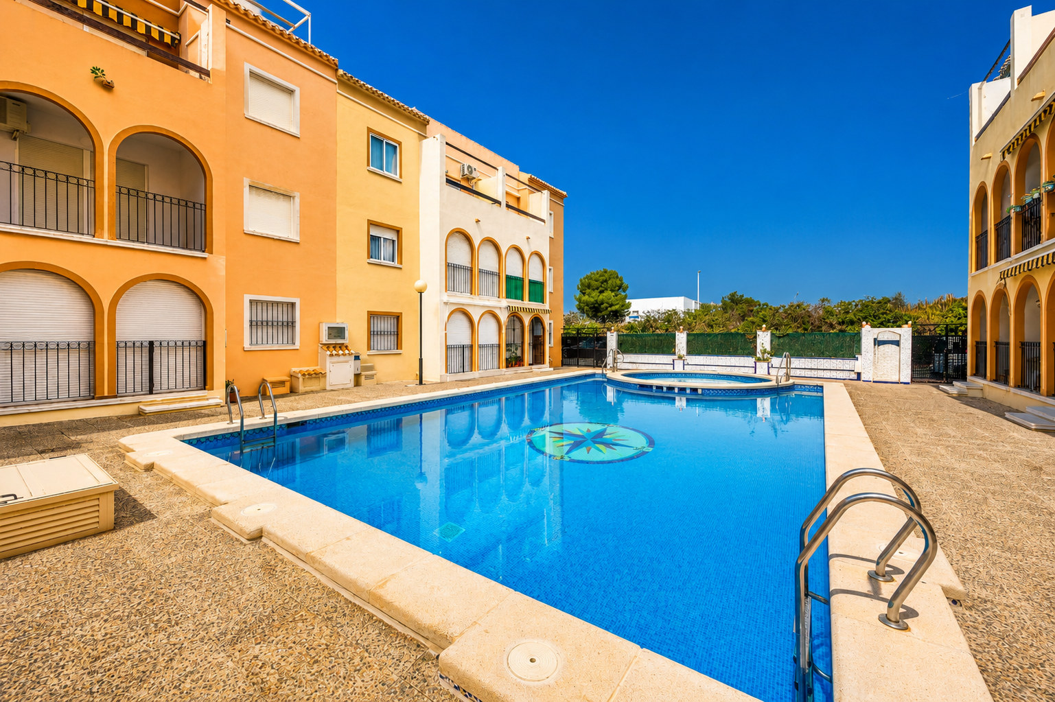 For sale - 2 Bedroom 1 Bathroom Ground floor apartment in Torrevieja - playa de los naufragos  - Alicante
