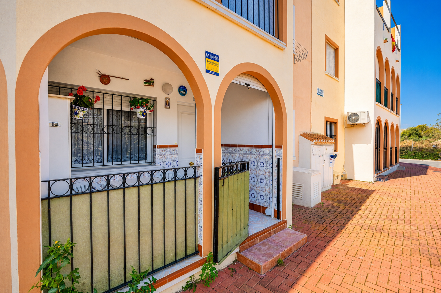 For sale - 2 Bedroom 1 Bathroom Ground floor apartment in Torrevieja - playa de los naufragos  - Alicante