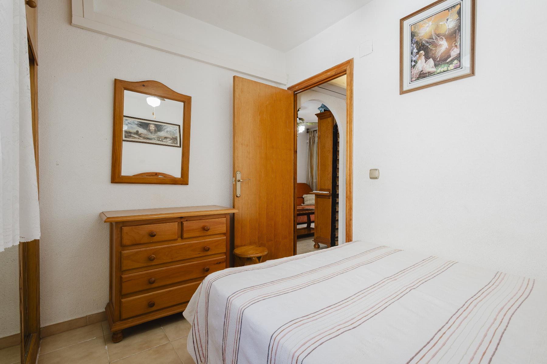 For sale - 2 Bedroom 1 Bathroom Penthouse in Torrevieja - Playa del Acequión  - Alicante