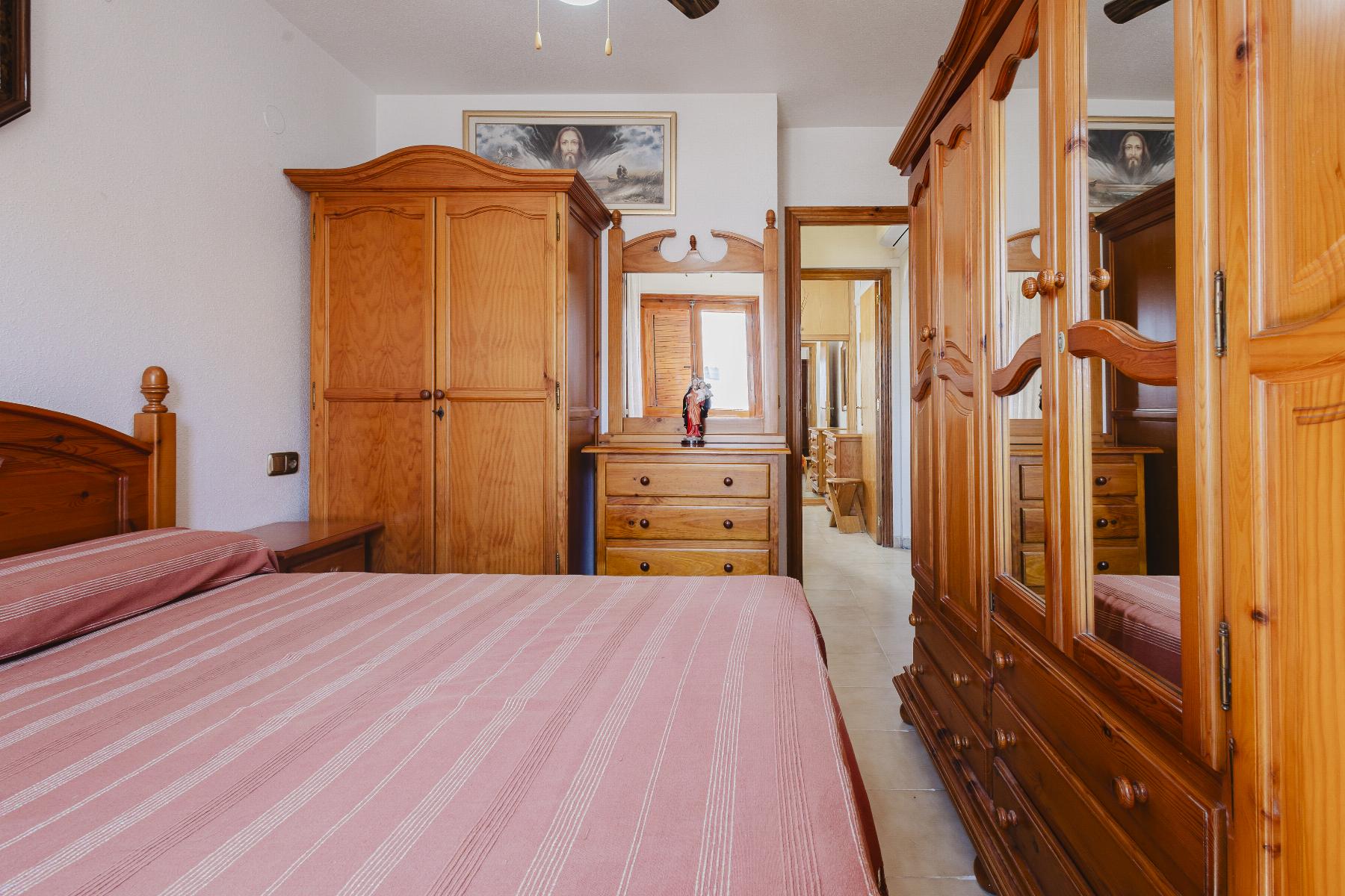 For sale - 2 Bedroom 1 Bathroom Penthouse in Torrevieja - Playa del Acequión  - Alicante