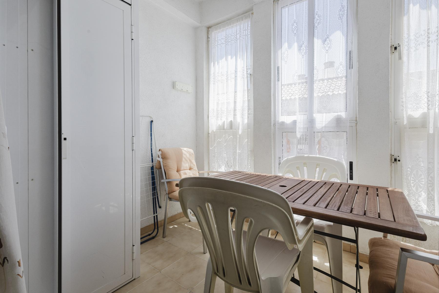 For sale - 2 Bedroom 1 Bathroom Penthouse in Torrevieja - Playa del Acequión  - Alicante