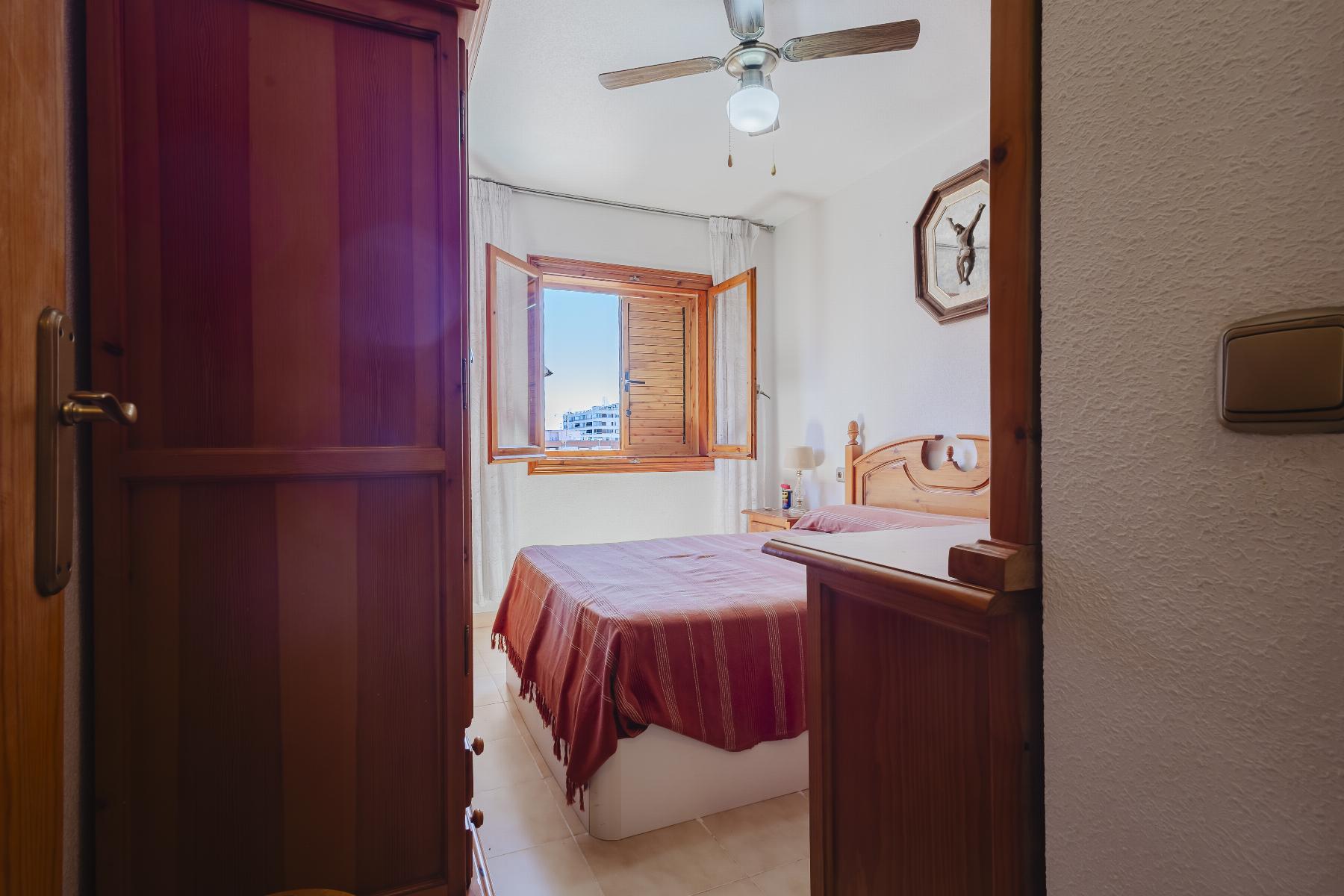 For sale - 2 Bedroom 1 Bathroom Penthouse in Torrevieja - Playa del Acequión  - Alicante