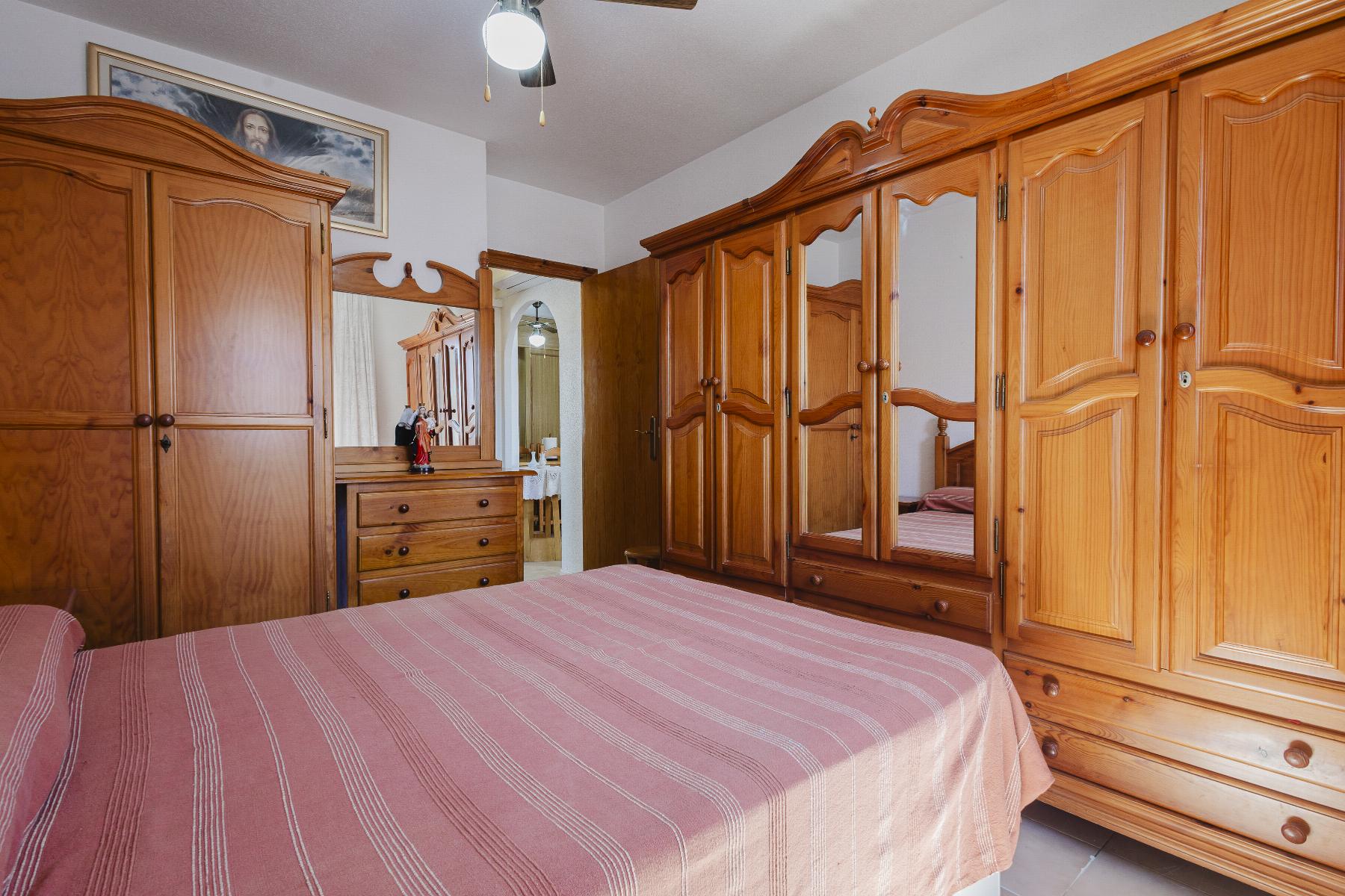 For sale - 2 Bedroom 1 Bathroom Penthouse in Torrevieja - Playa del Acequión  - Alicante