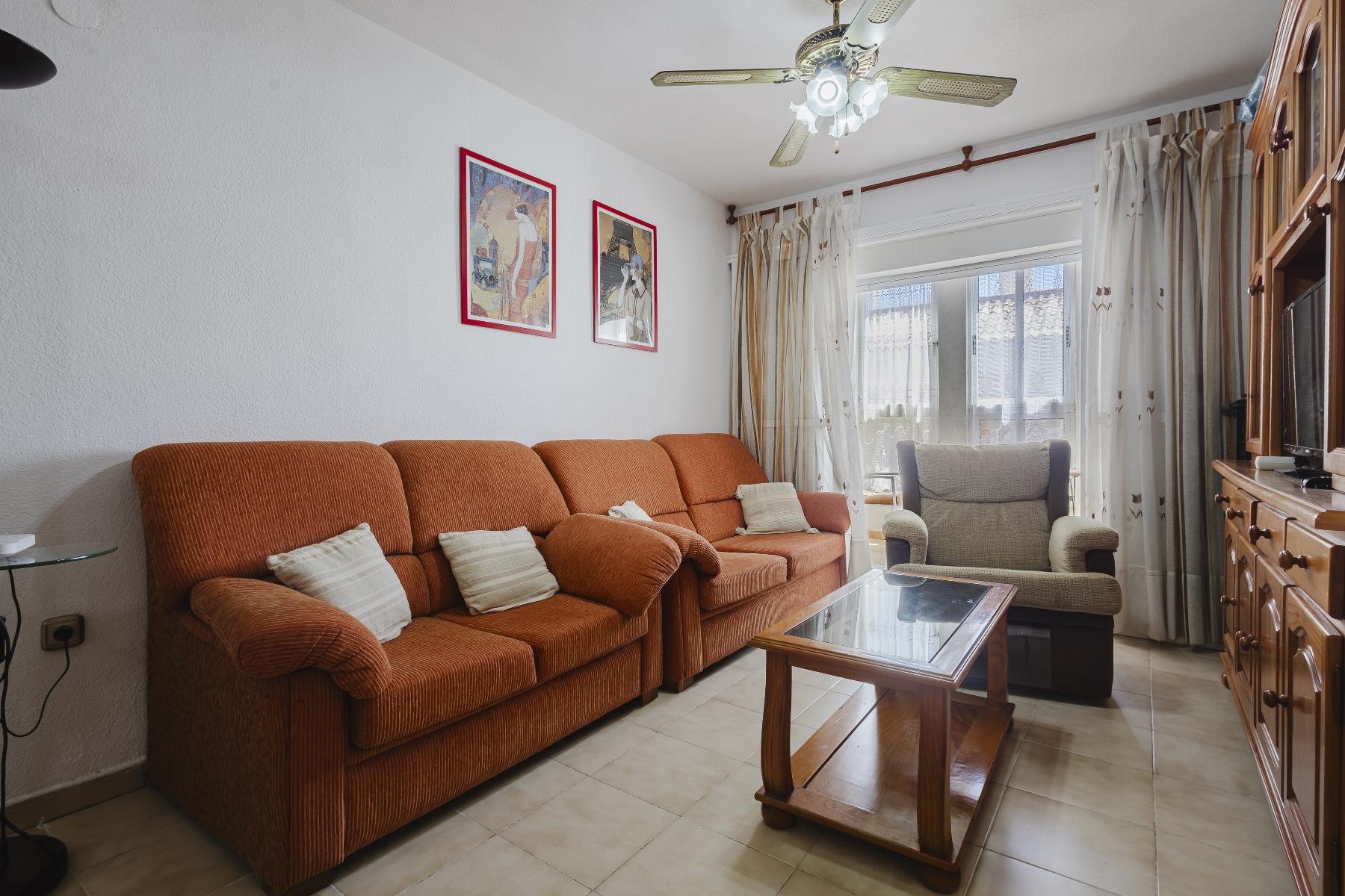 For sale - 2 Bedroom 1 Bathroom Penthouse in Torrevieja - Playa del Acequión  - Alicante