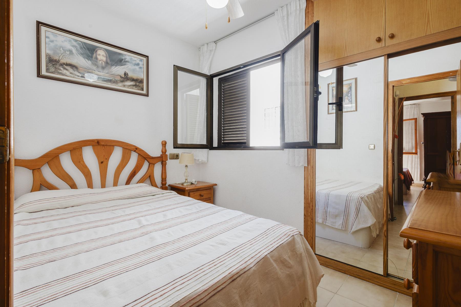 For sale - 2 Bedroom 1 Bathroom Penthouse in Torrevieja - Playa del Acequión  - Alicante
