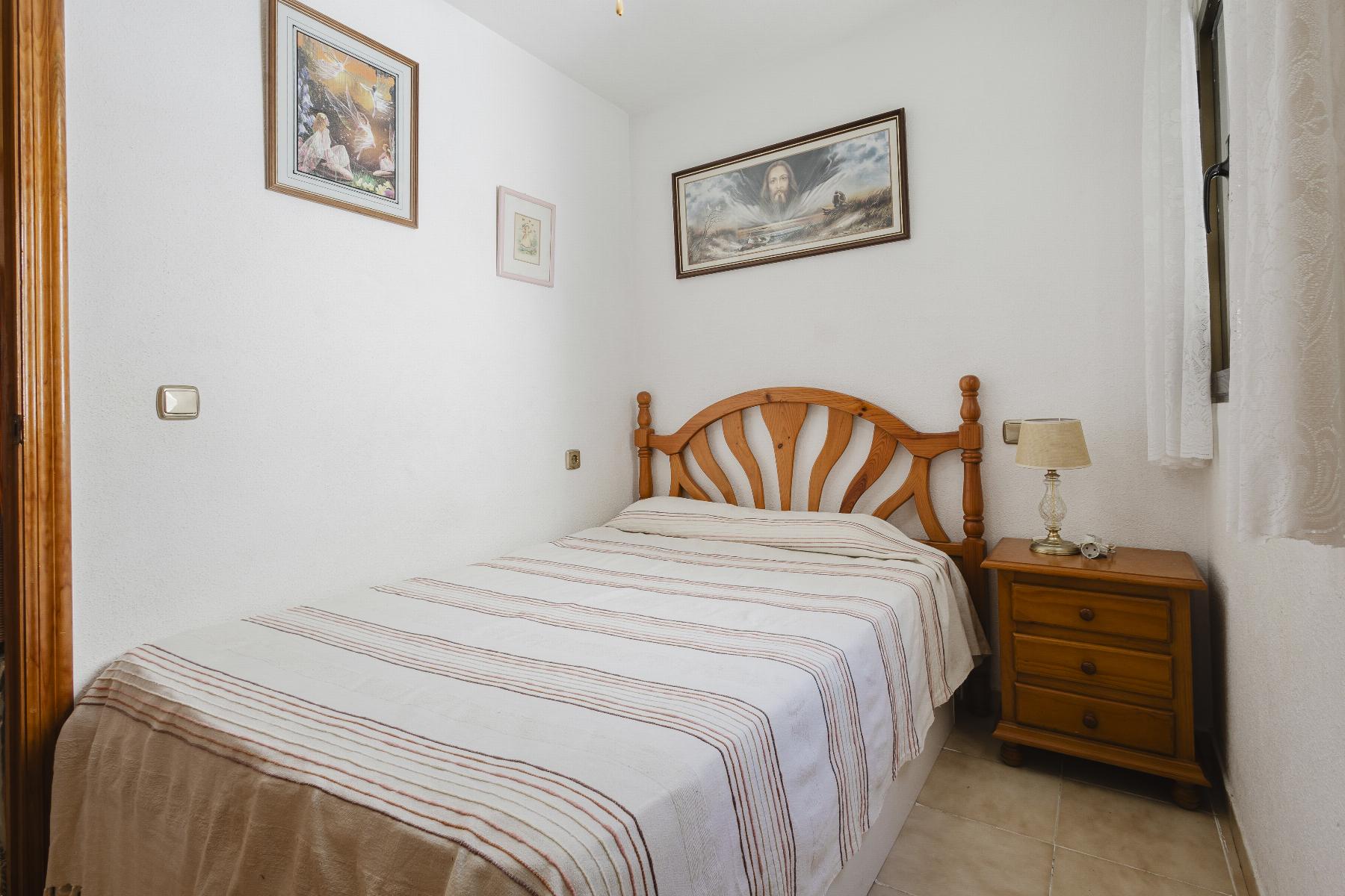 For sale - 2 Bedroom 1 Bathroom Penthouse in Torrevieja - Playa del Acequión  - Alicante