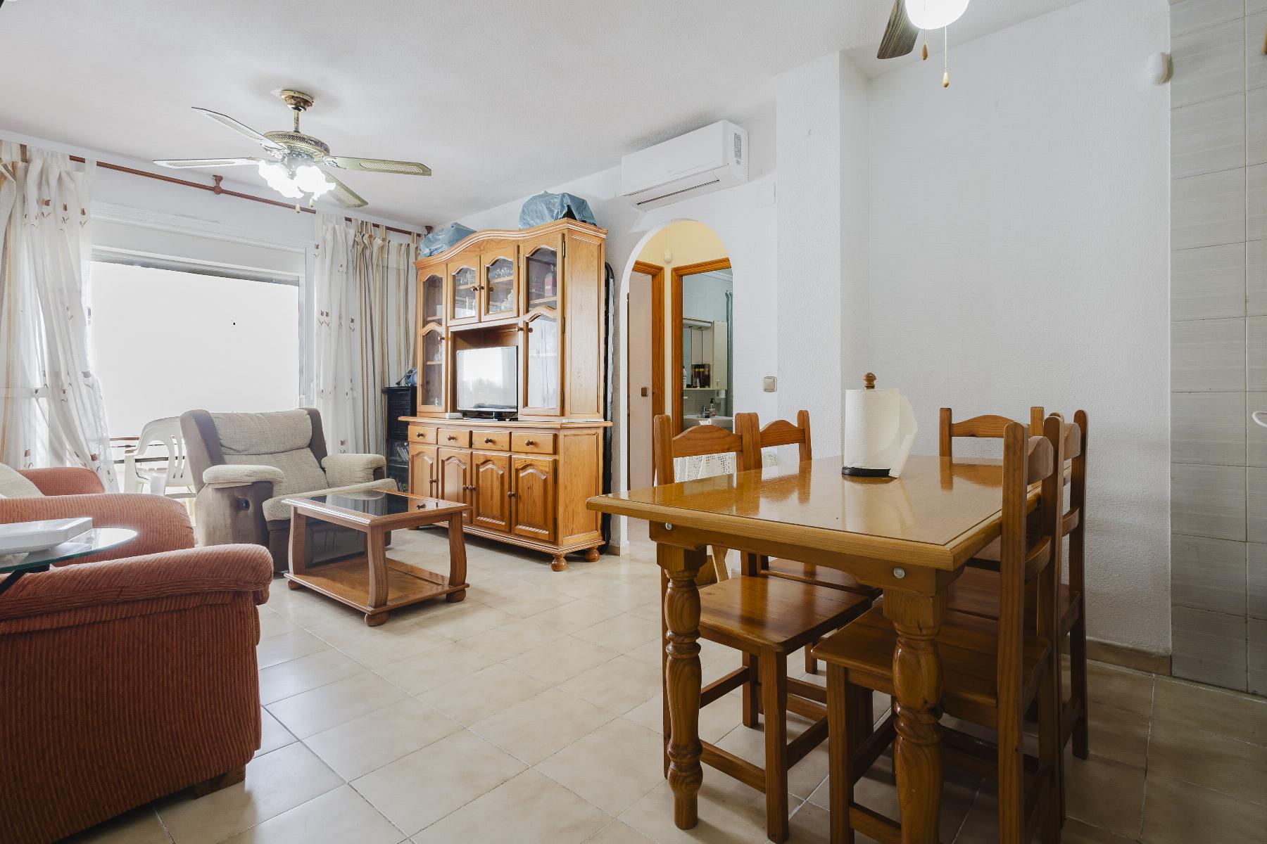 For sale - 2 Bedroom 1 Bathroom Penthouse in Torrevieja - Playa del Acequión  - Alicante