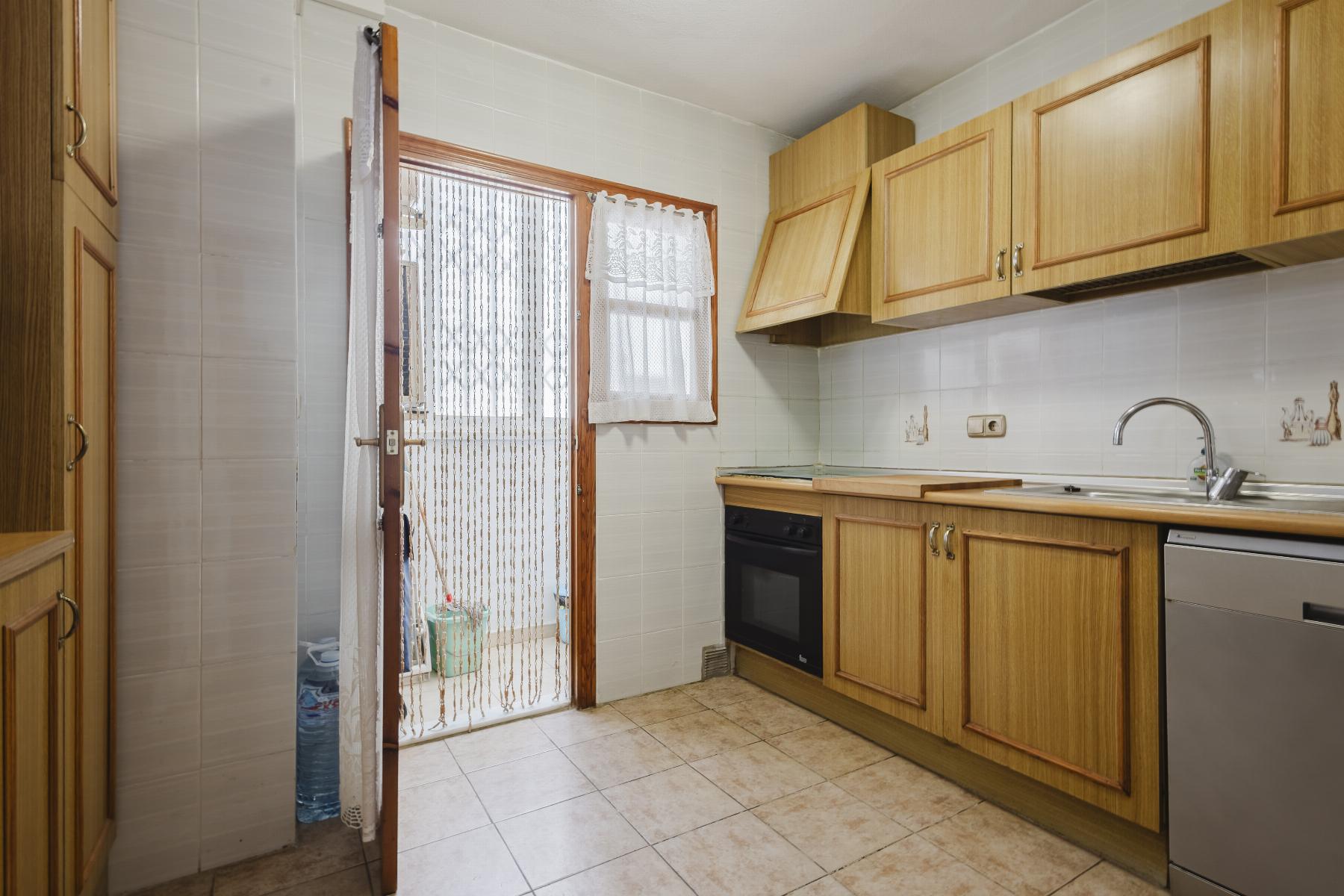 For sale - 2 Bedroom 1 Bathroom Penthouse in Torrevieja - Playa del Acequión  - Alicante