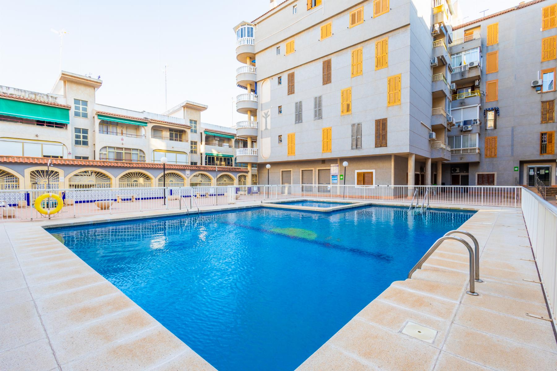 For sale - 2 Bedroom 1 Bathroom Penthouse in Torrevieja - Playa del Acequión  - Alicante