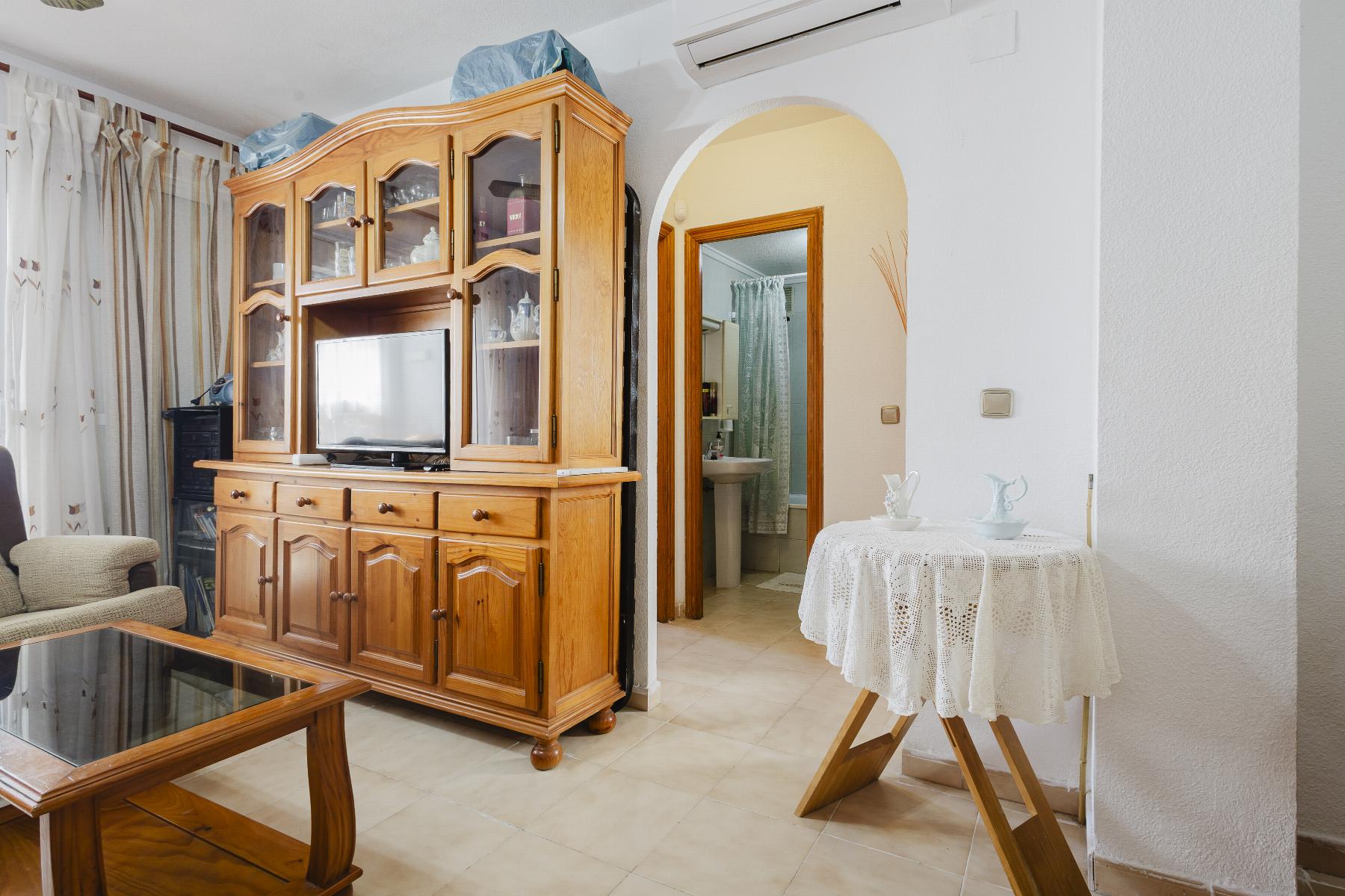 For sale - 2 Bedroom 1 Bathroom Penthouse in Torrevieja - Playa del Acequión  - Alicante
