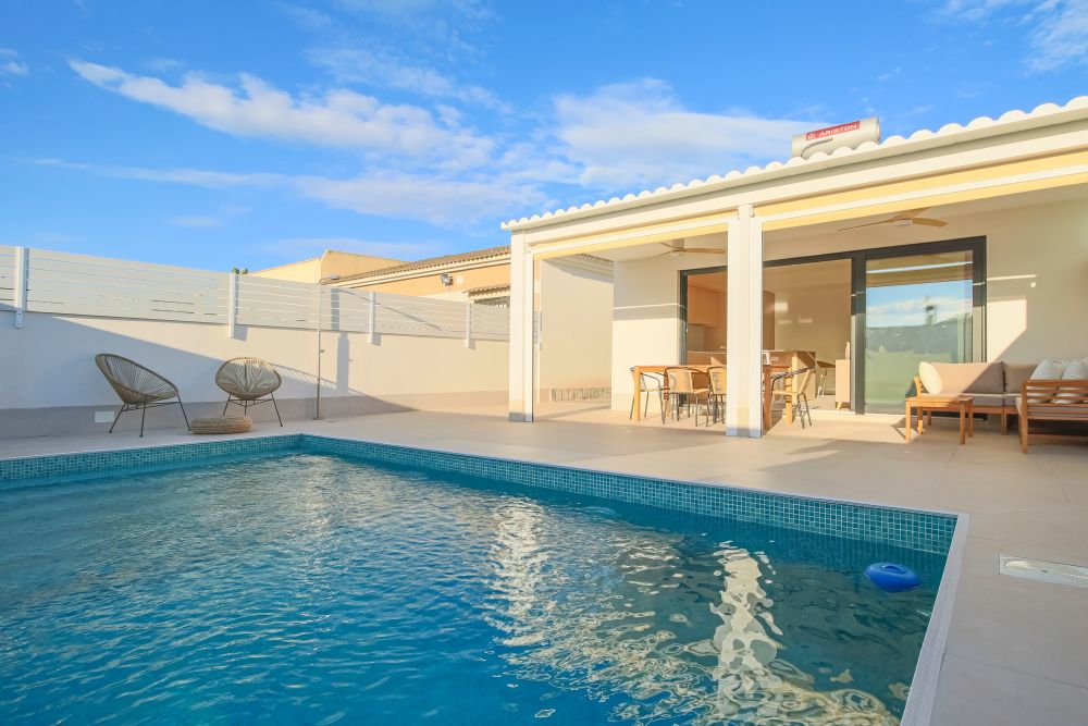 For sale - 3 Bedroom 2 Bathroom Villa in Torrevieja - La Siesta - El Salado - Torreta  - Alicante