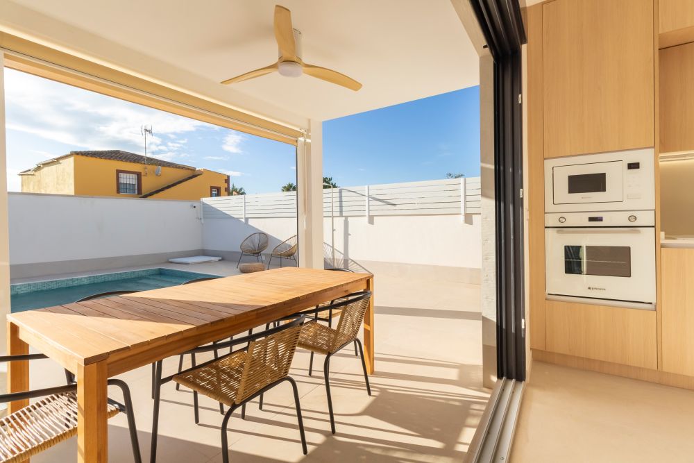 For sale - 3 Bedroom 2 Bathroom Villa in Torrevieja - La Siesta - El Salado - Torreta  - Alicante