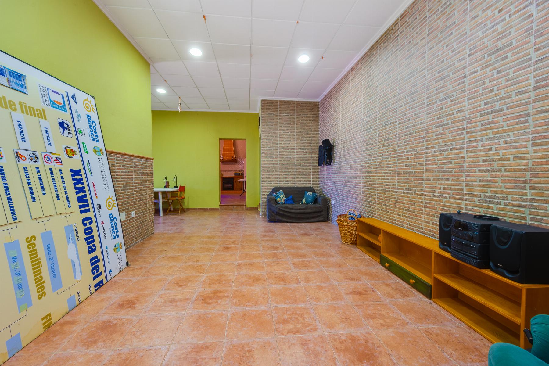 For sale - 5 Bedroom 3 Bathroom Chalet in San Miguel de Salinas - San Miguel de Salinas  - Alicante