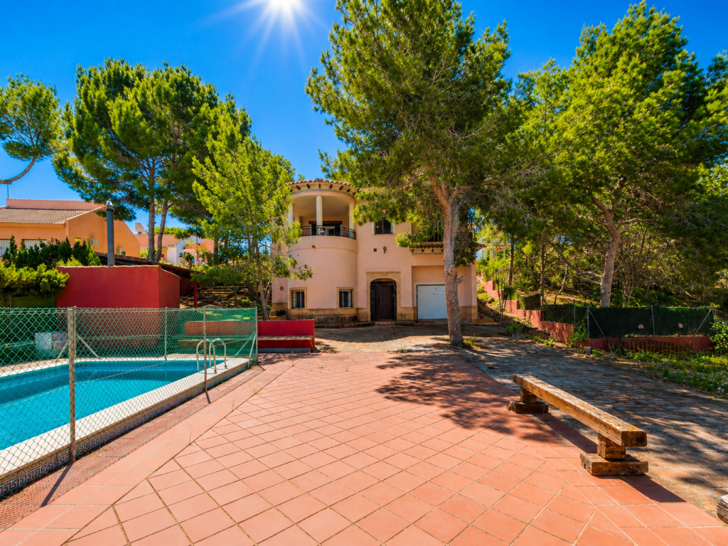 5 Bedroom 3 Bathroom Chalet in San Miguel de Salinas