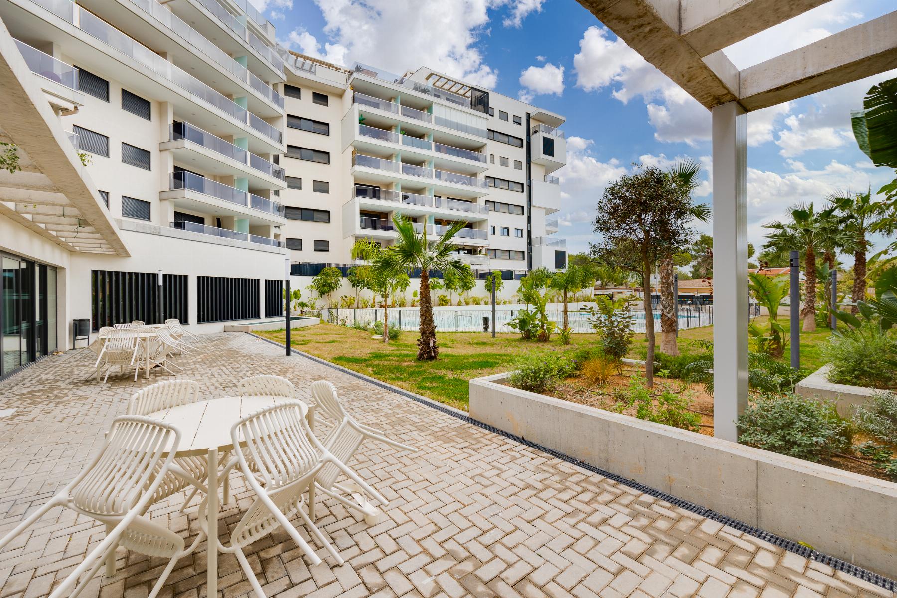For sale - 3 Bedroom 2 Bathroom Atico in Orihuela Costa - Campoamor  - Alicante