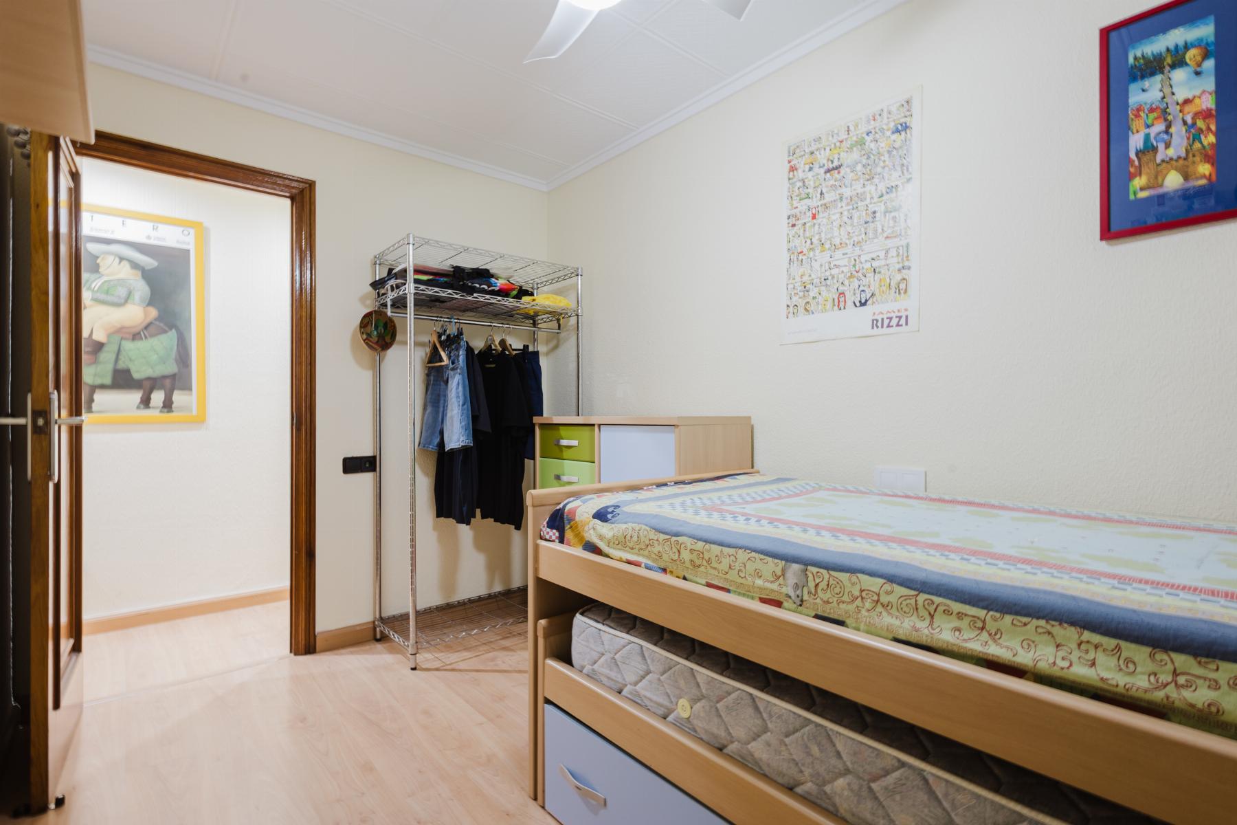For sale - 3 Bedroom 2 Bathroom Apartamento in Torrevieja - Playa del Acequión  - Alicante