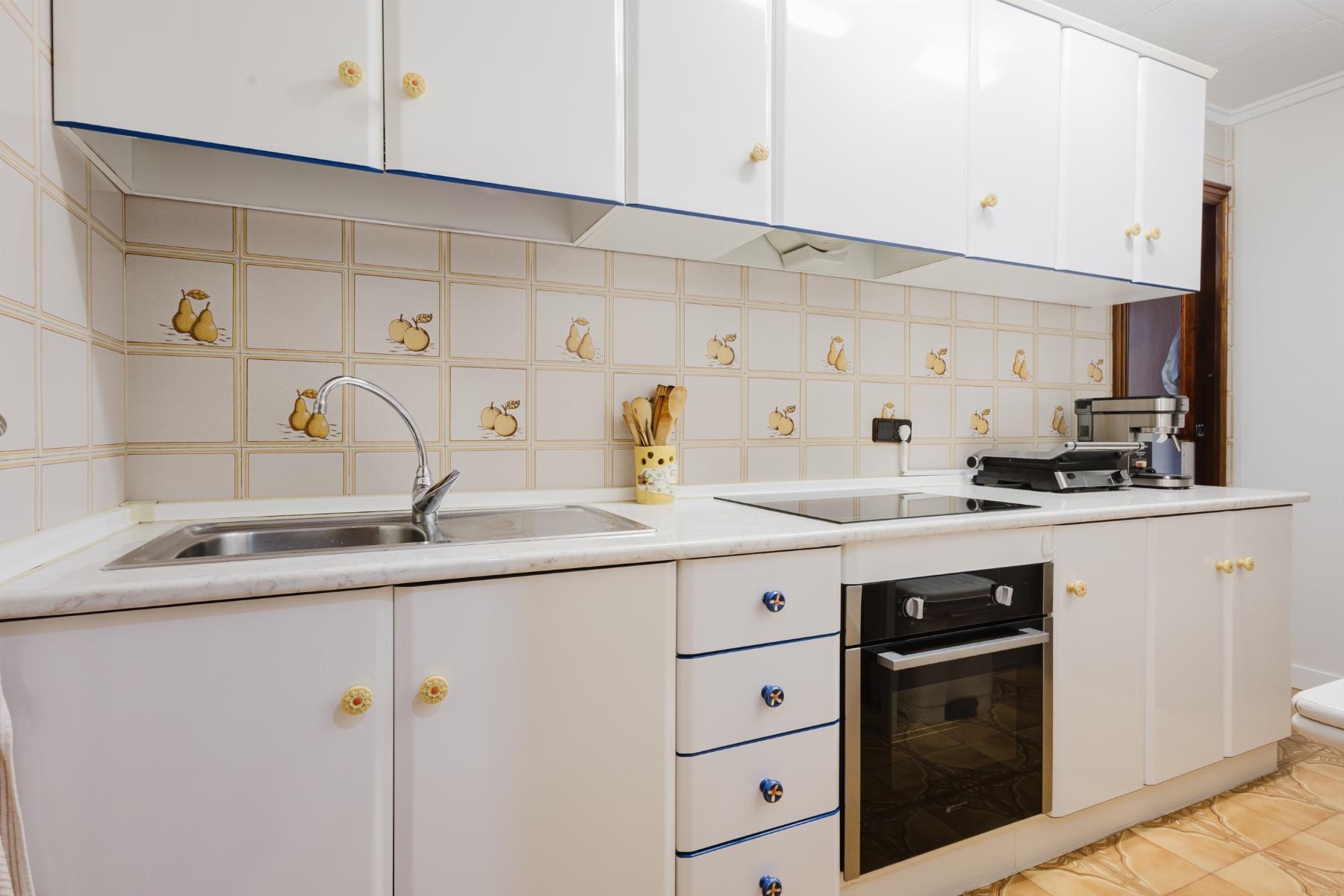 For sale - 3 Bedroom 2 Bathroom Apartamento in Torrevieja - Playa del Acequión  - Alicante