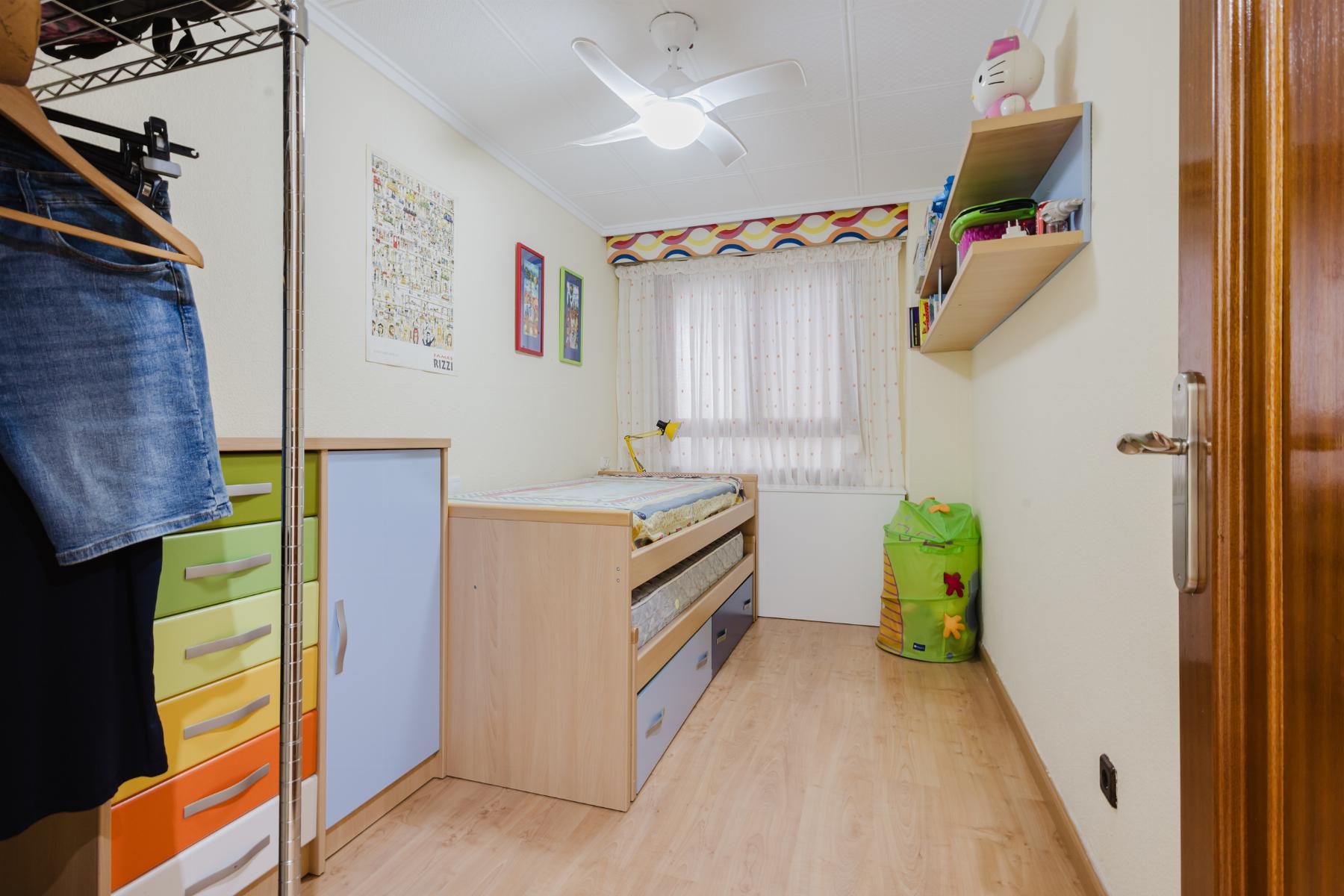 For sale - 3 Bedroom 2 Bathroom Apartamento in Torrevieja - Playa del Acequión  - Alicante