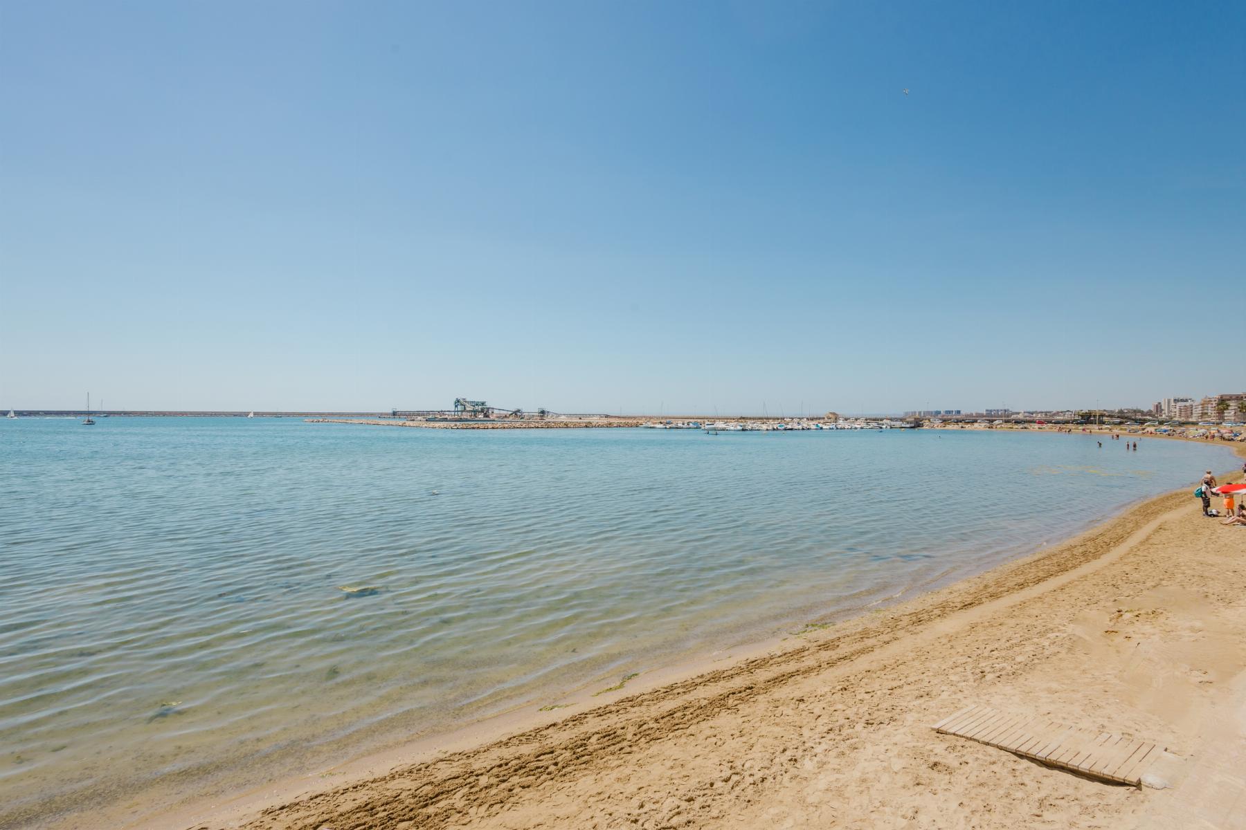 For sale - 3 Bedroom 2 Bathroom Apartamento in Torrevieja - Playa del Acequión  - Alicante