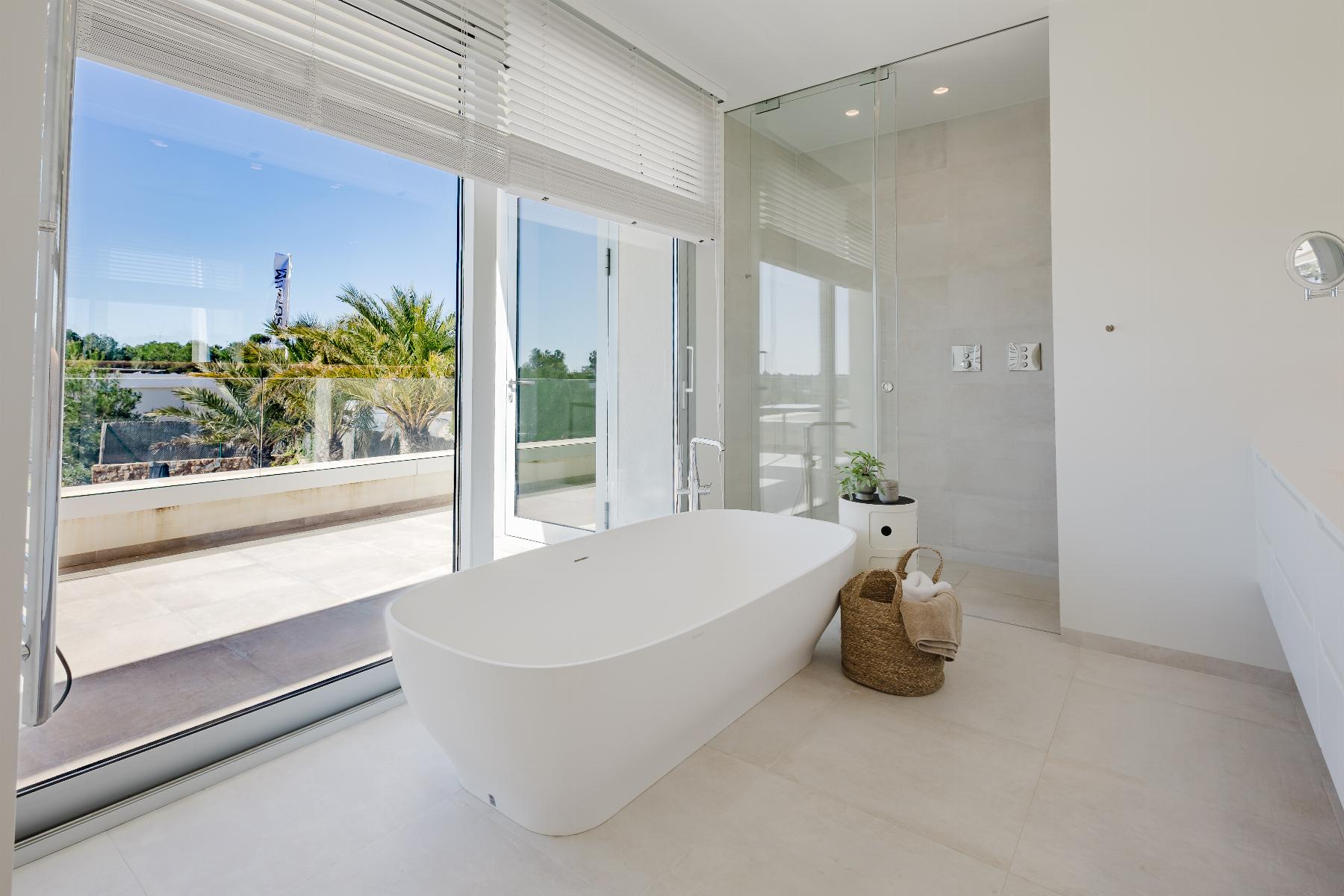 For sale - 5 Bedroom 6 Bathroom Villa in Orihuela Costa - Las Colinas Golf  - Alicante