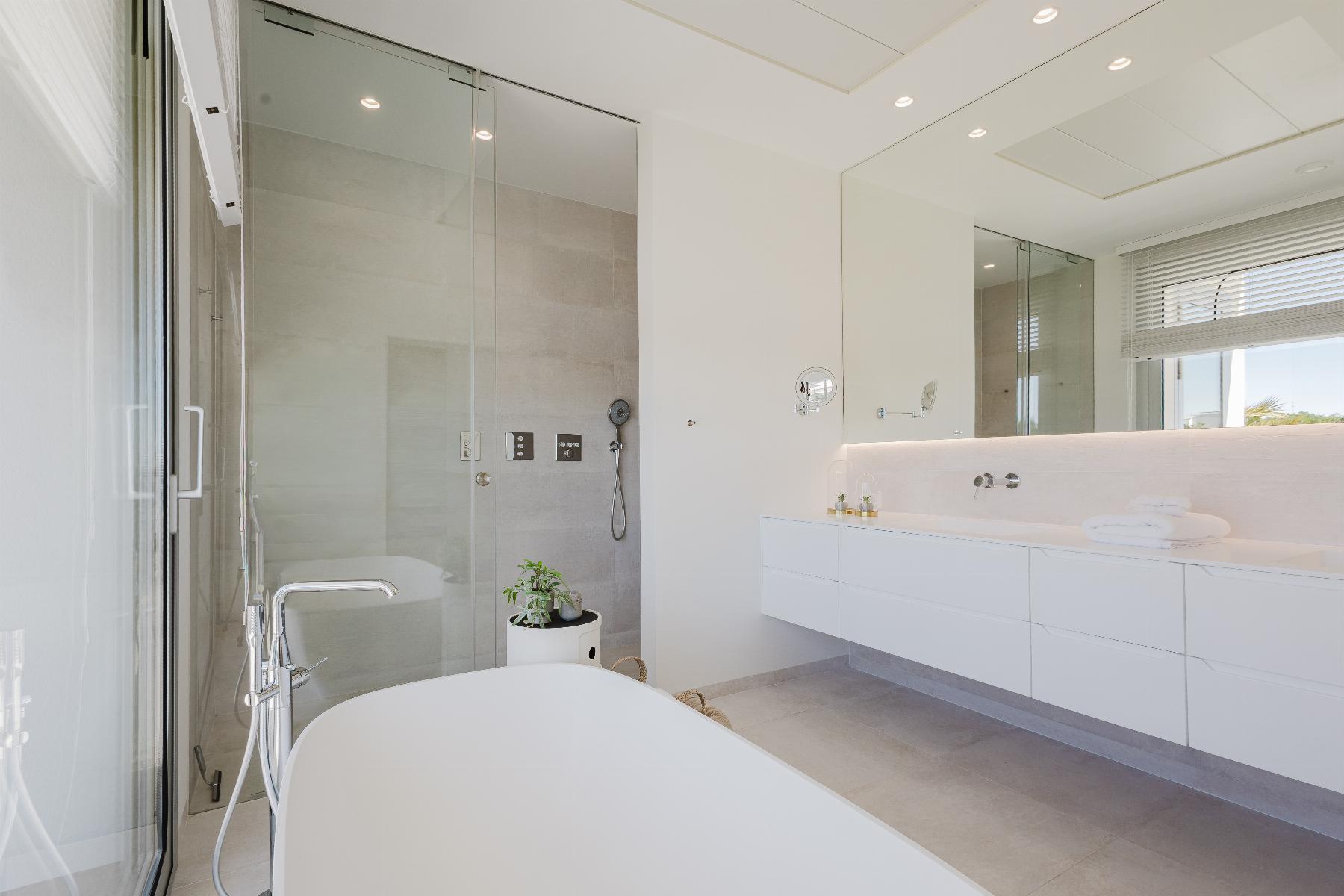 For sale - 5 Bedroom 6 Bathroom Villa in Orihuela Costa - Las Colinas Golf  - Alicante