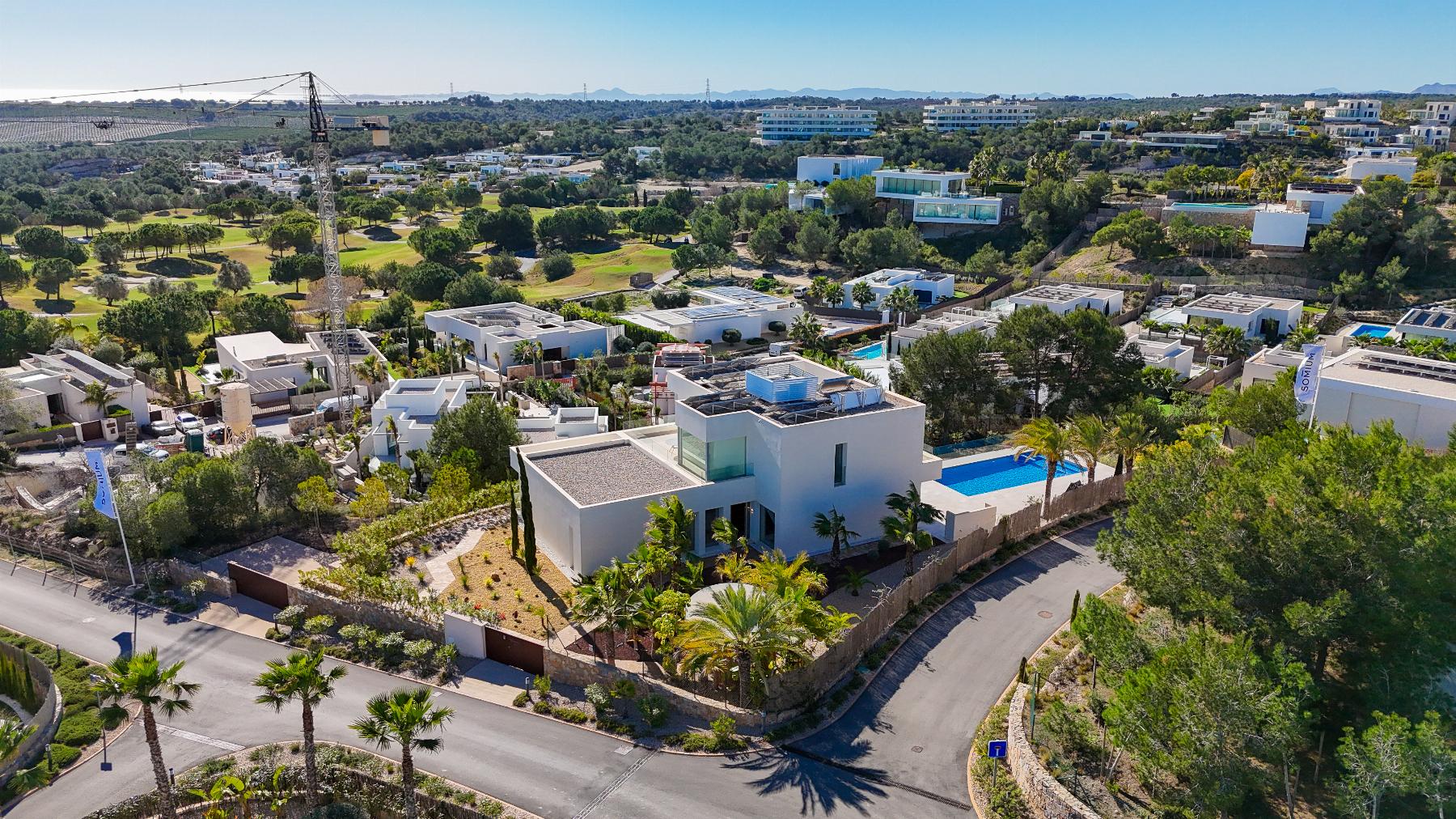 For sale - 5 Bedroom 6 Bathroom Villa in Orihuela Costa - Las Colinas Golf  - Alicante