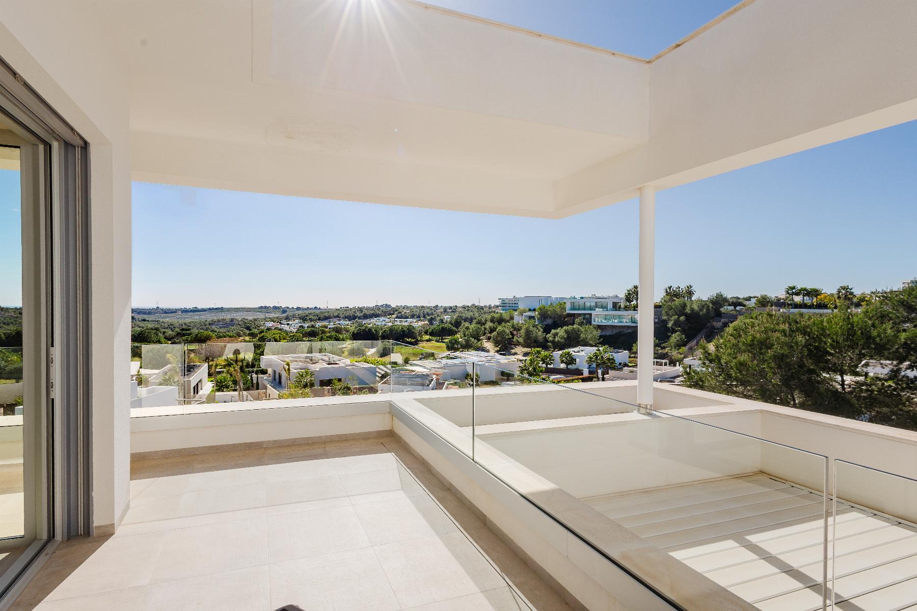 For sale - 5 Bedroom 6 Bathroom Villa in Orihuela Costa - Las Colinas Golf  - Alicante