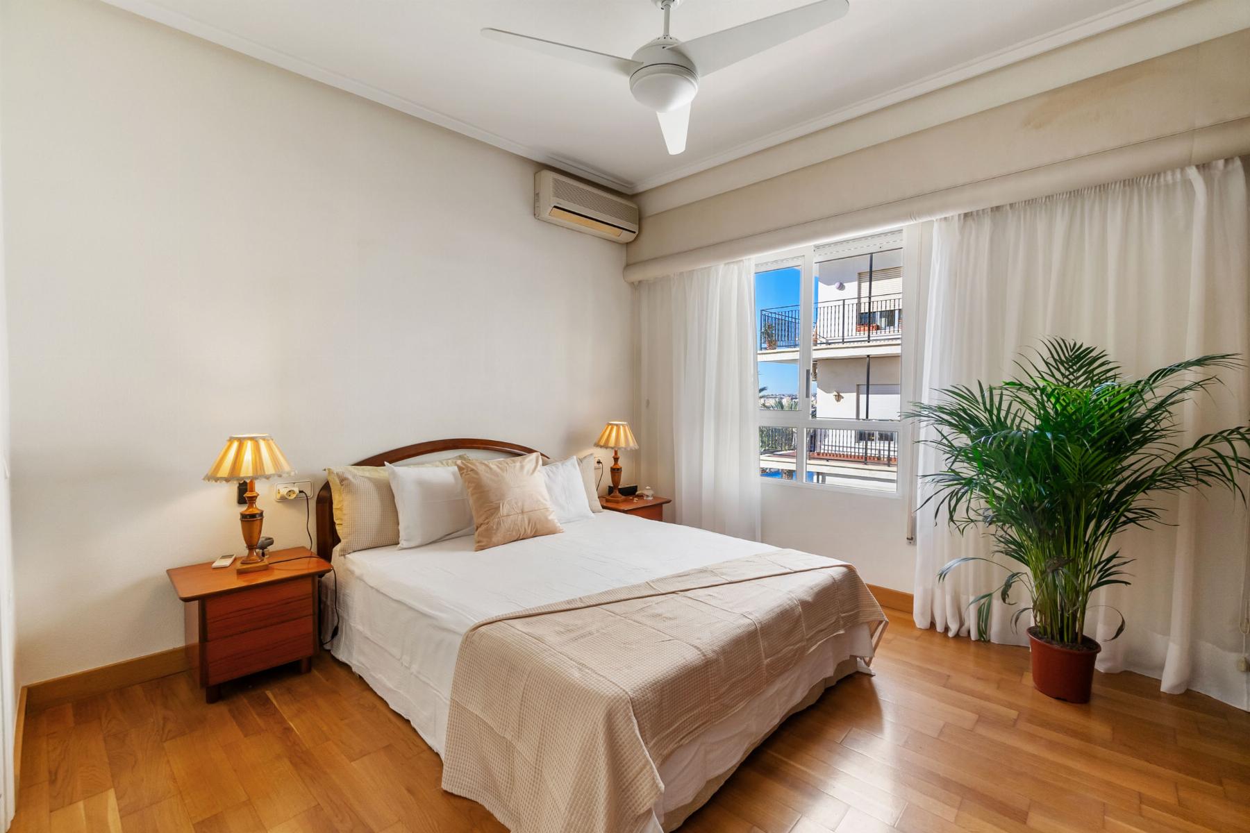 For sale - 4 Bedroom 2 Bathroom Apartamento in Torrevieja - CLUB NAUTICO TORREVIEJA  - Alicante