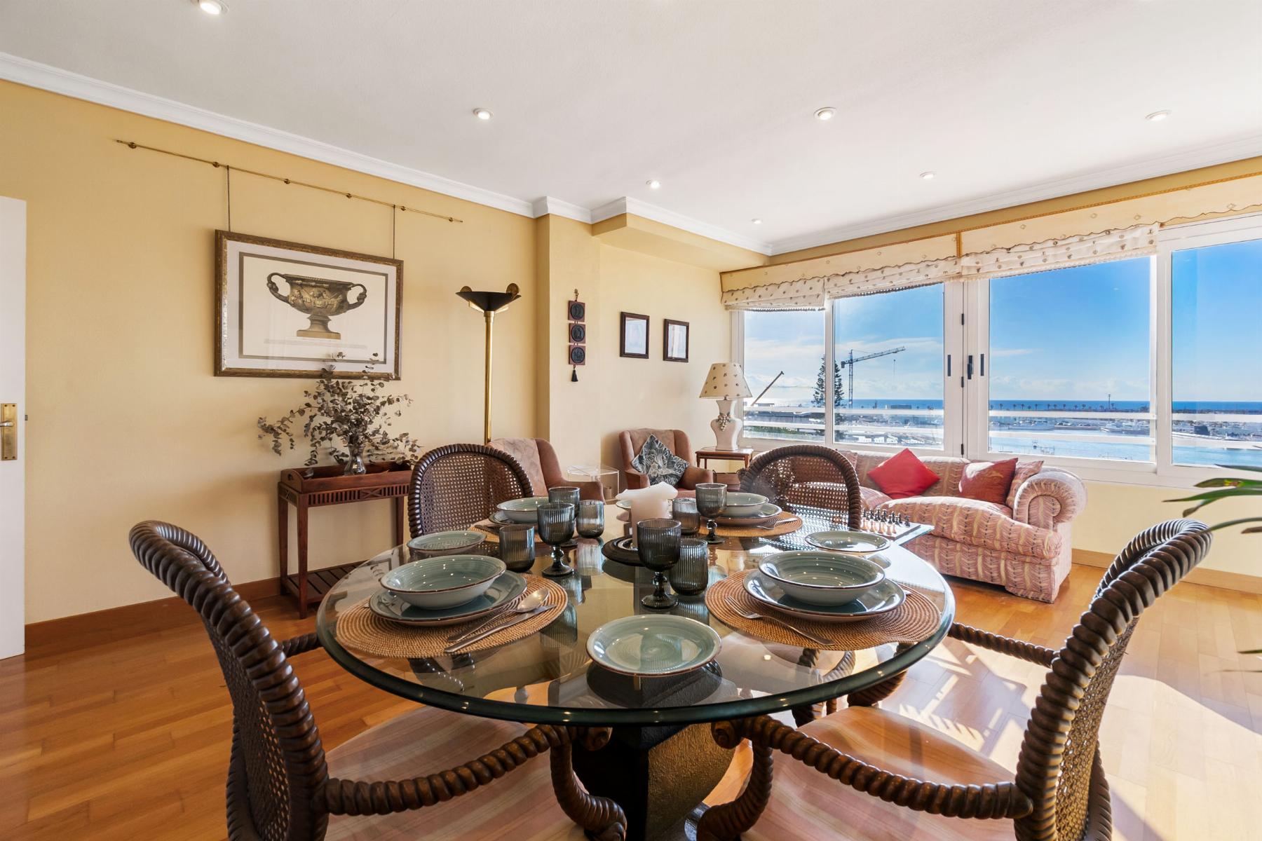 For sale - 4 Bedroom 2 Bathroom Apartamento in Torrevieja - CLUB NAUTICO TORREVIEJA  - Alicante