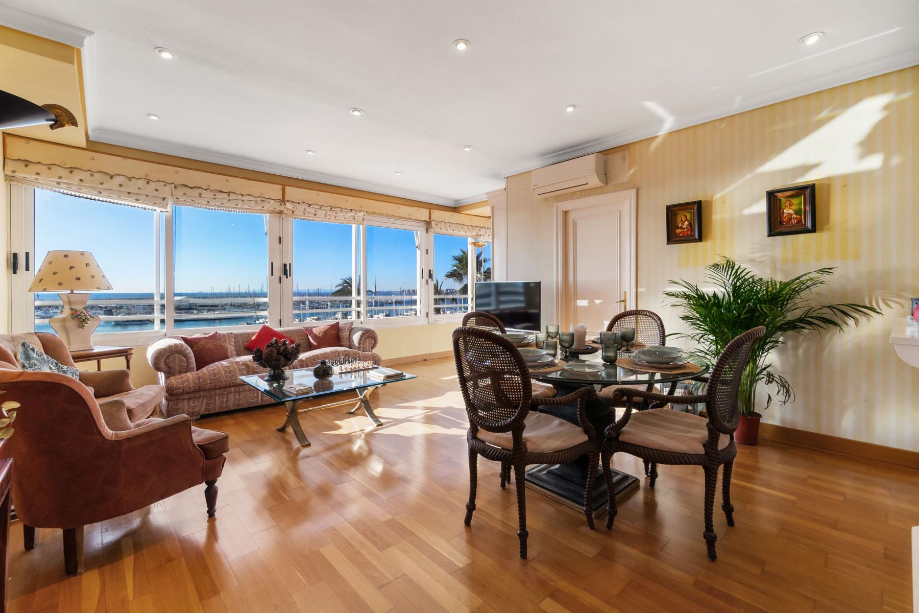 For sale - 4 Bedroom 2 Bathroom Apartamento in Torrevieja - CLUB NAUTICO TORREVIEJA  - Alicante