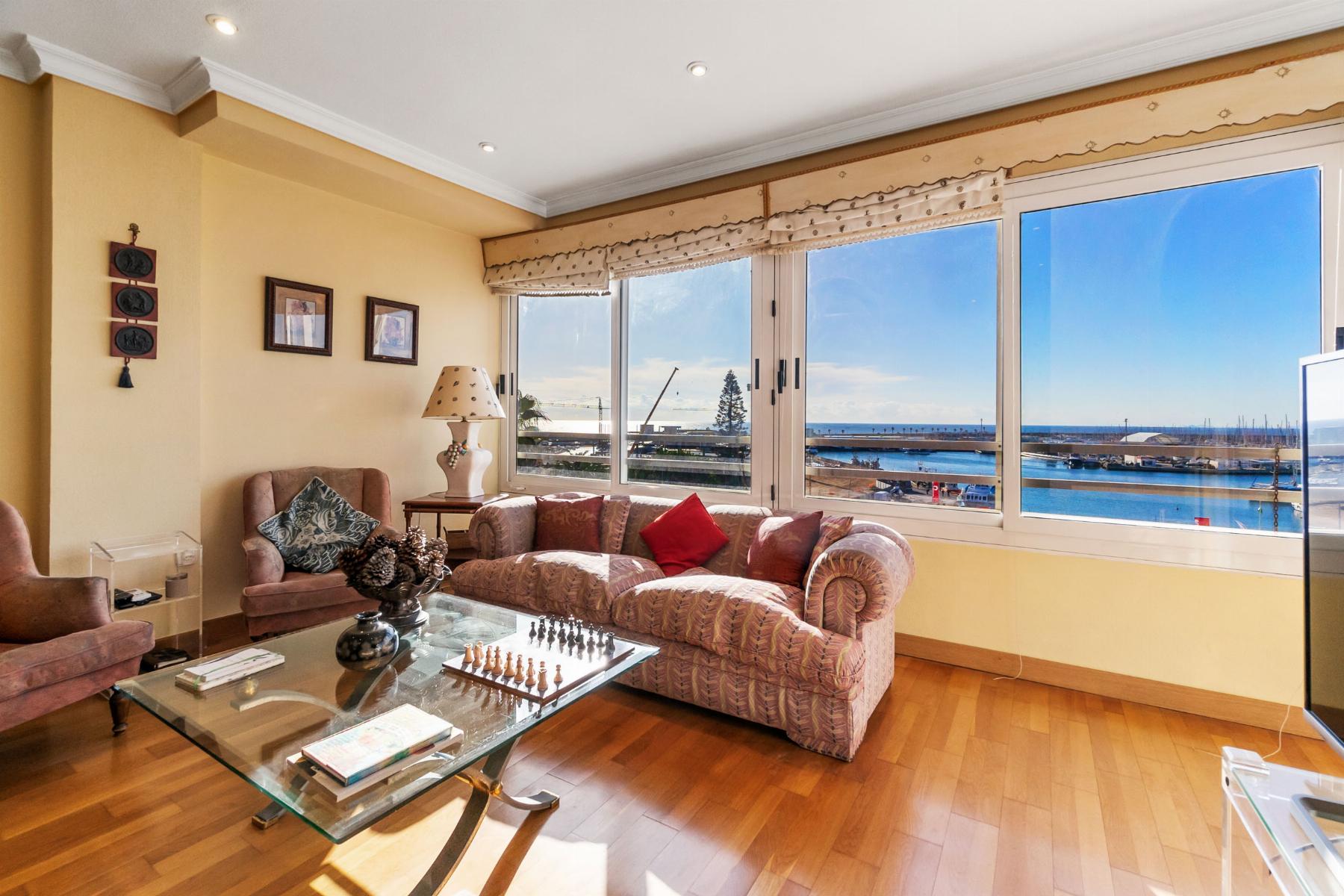For sale - 4 Bedroom 2 Bathroom Apartamento in Torrevieja - CLUB NAUTICO TORREVIEJA  - Alicante