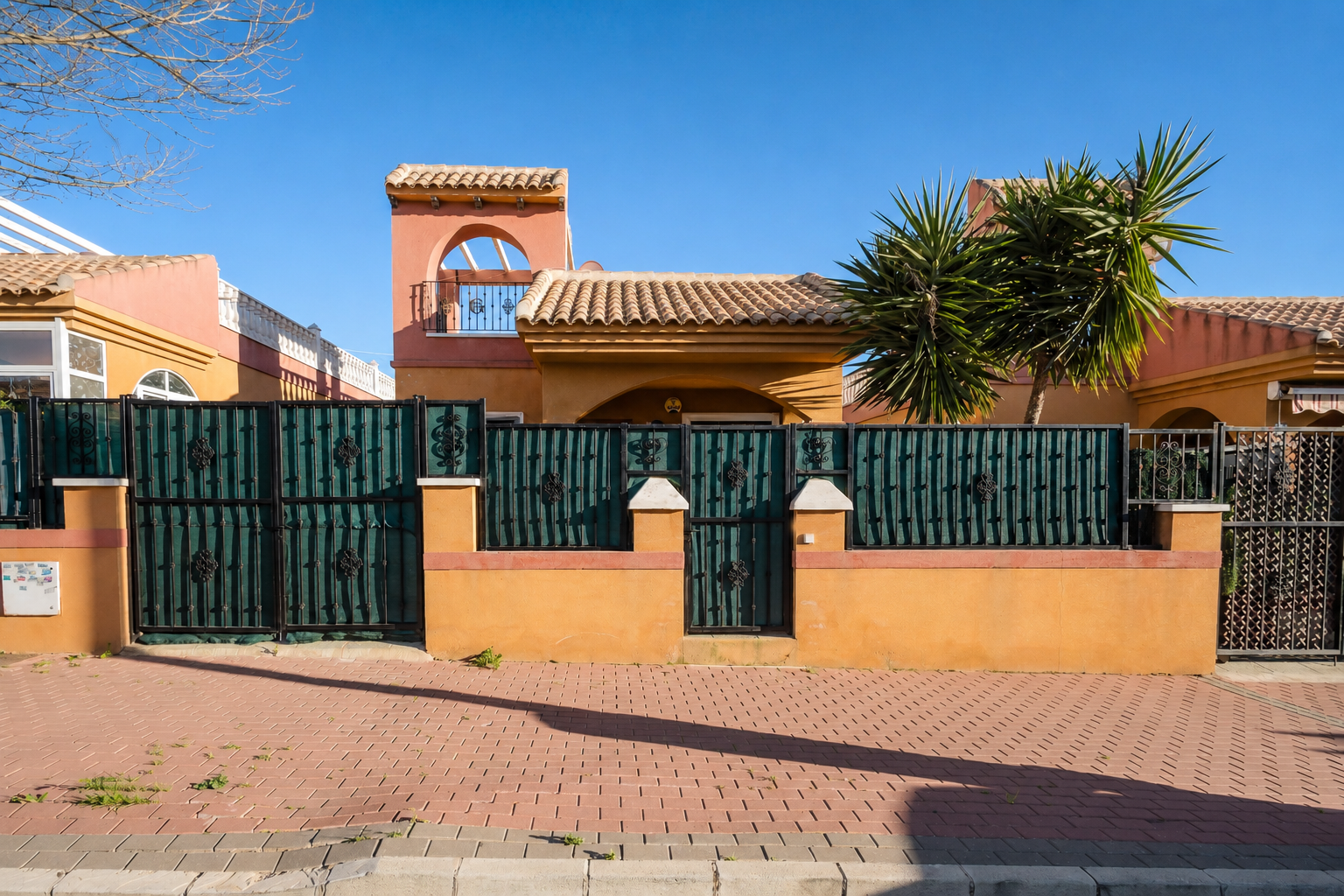 For sale - 2 Bedroom 2 Bathroom Chalet in Torrevieja - Aguas Nuevas  - Alicante