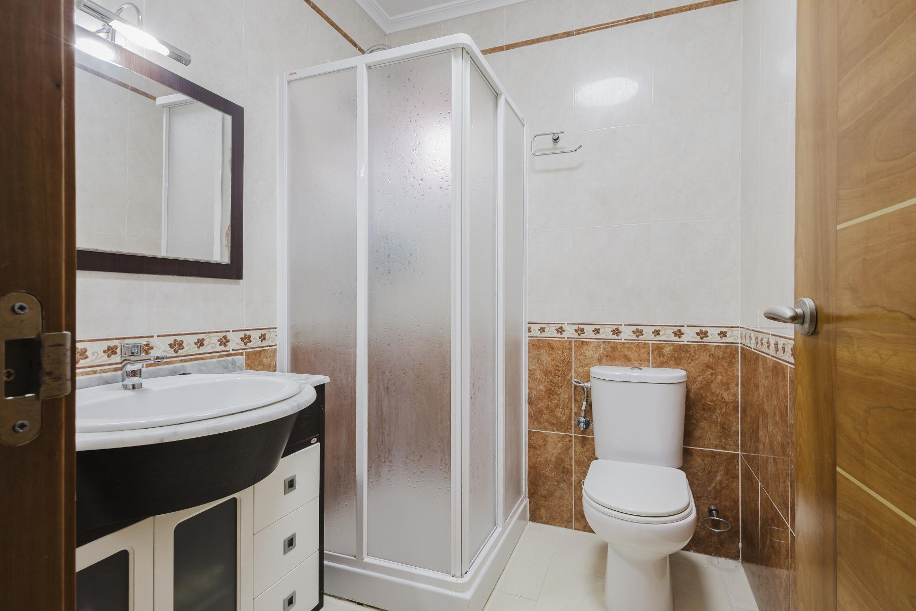 For sale - 2 Bedroom 2 Bathroom Chalet in Torrevieja - Aguas Nuevas  - Alicante