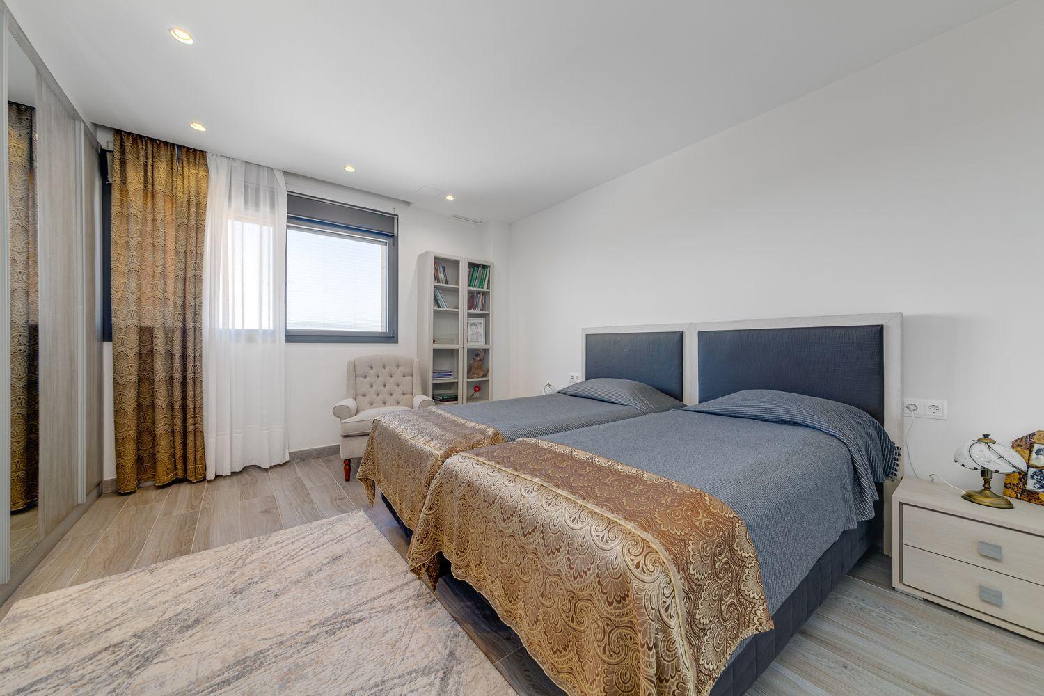 For sale - 3 Bedroom 4 Bathroom Villa in Torrevieja - Los Balcones  - Alicante