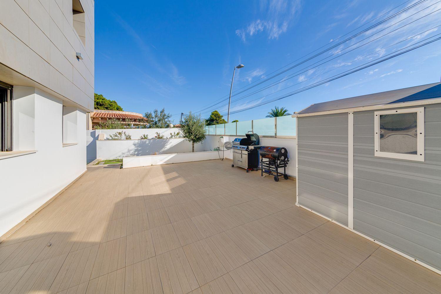 For sale - 3 Bedroom 4 Bathroom Villa in Torrevieja - Los Balcones  - Alicante