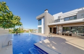 41-0311-2226/78019, 3 Bedroom 4 Bathroom Villa in Torrevieja