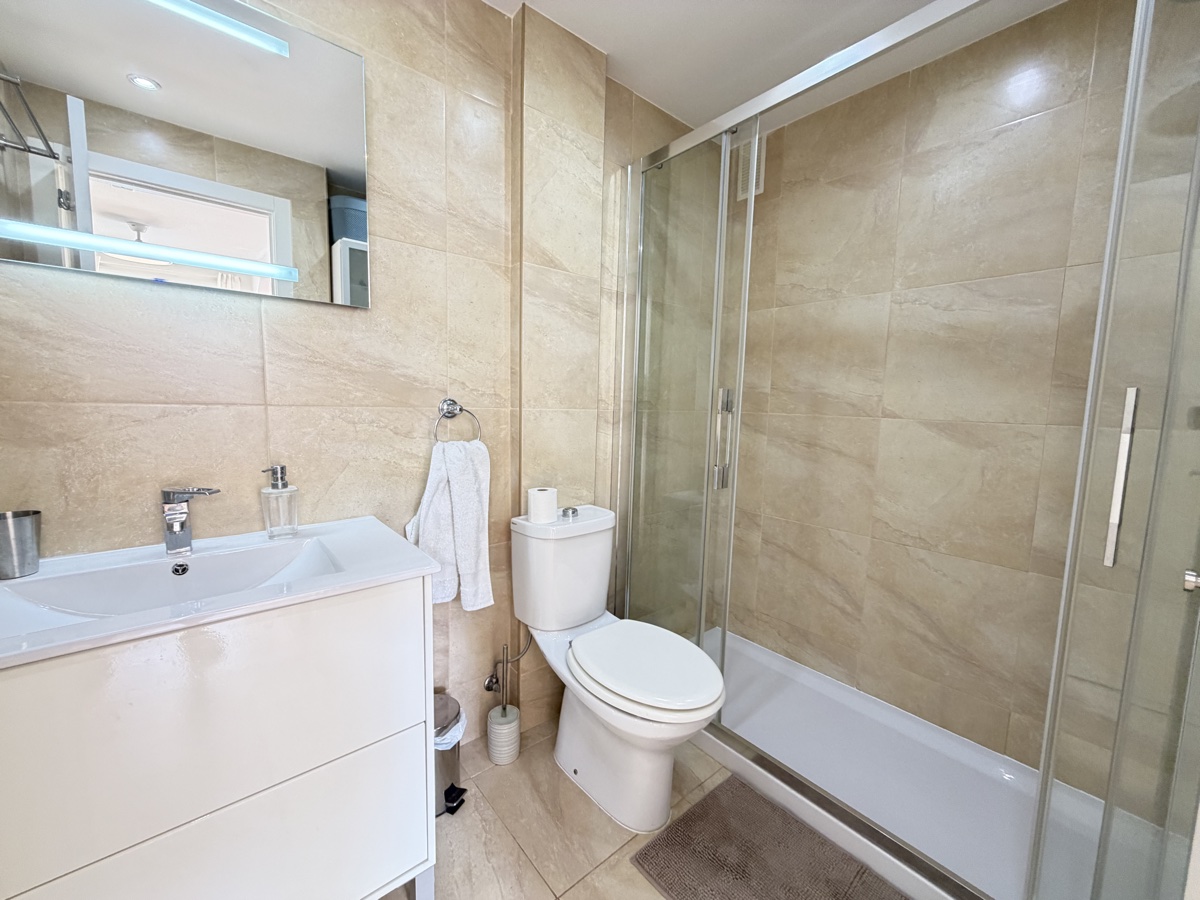 For sale - 2 Bedroom 2 Bathroom Penthouse Apartment in Villamartin - , Villamartin, Alicante, Spain - Alicante