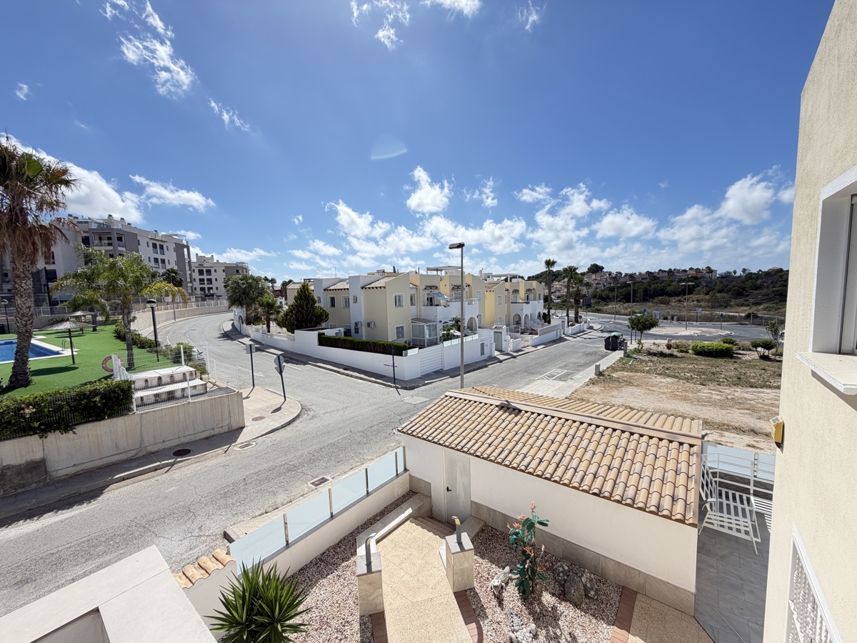 For sale - 2 Bedroom 2 Bathroom Penthouse Apartment in Villamartin - , Villamartin, Alicante, Spain - Alicante