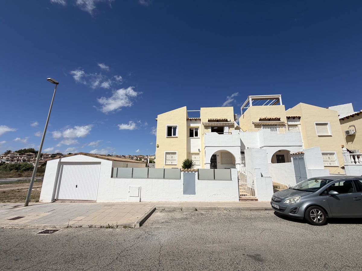 For sale - 2 Bedroom 2 Bathroom Penthouse Apartment in Villamartin - , Villamartin, Alicante, Spain - Alicante