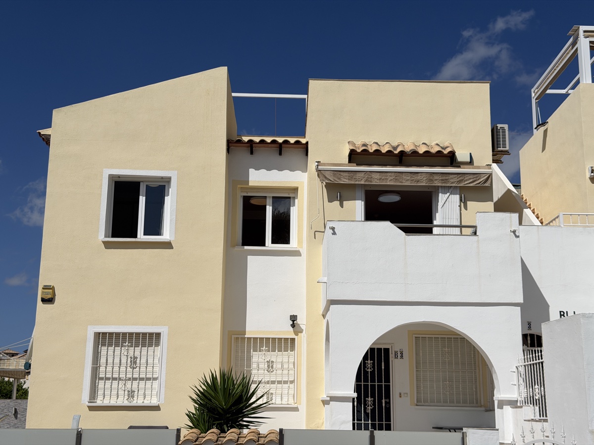 For sale - 2 Bedroom 2 Bathroom Penthouse Apartment in Villamartin - , Villamartin, Alicante, Spain - Alicante