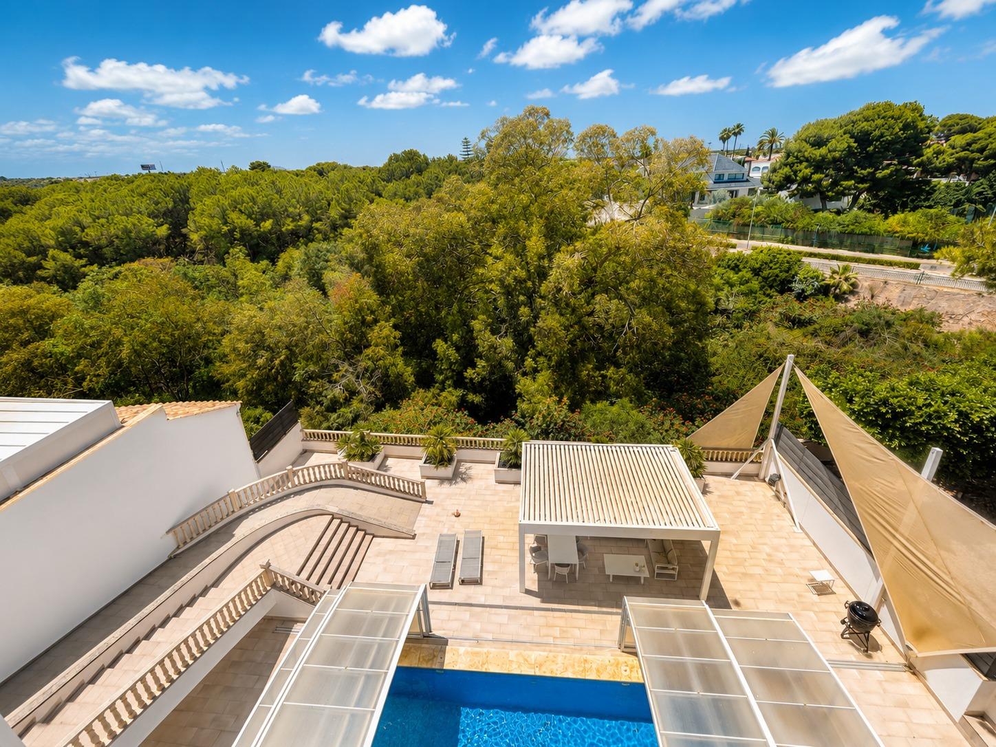 For sale - 4 Bedroom 5 Bathroom Villa in Dehesa de campoamor - Campoamor  - Alicante