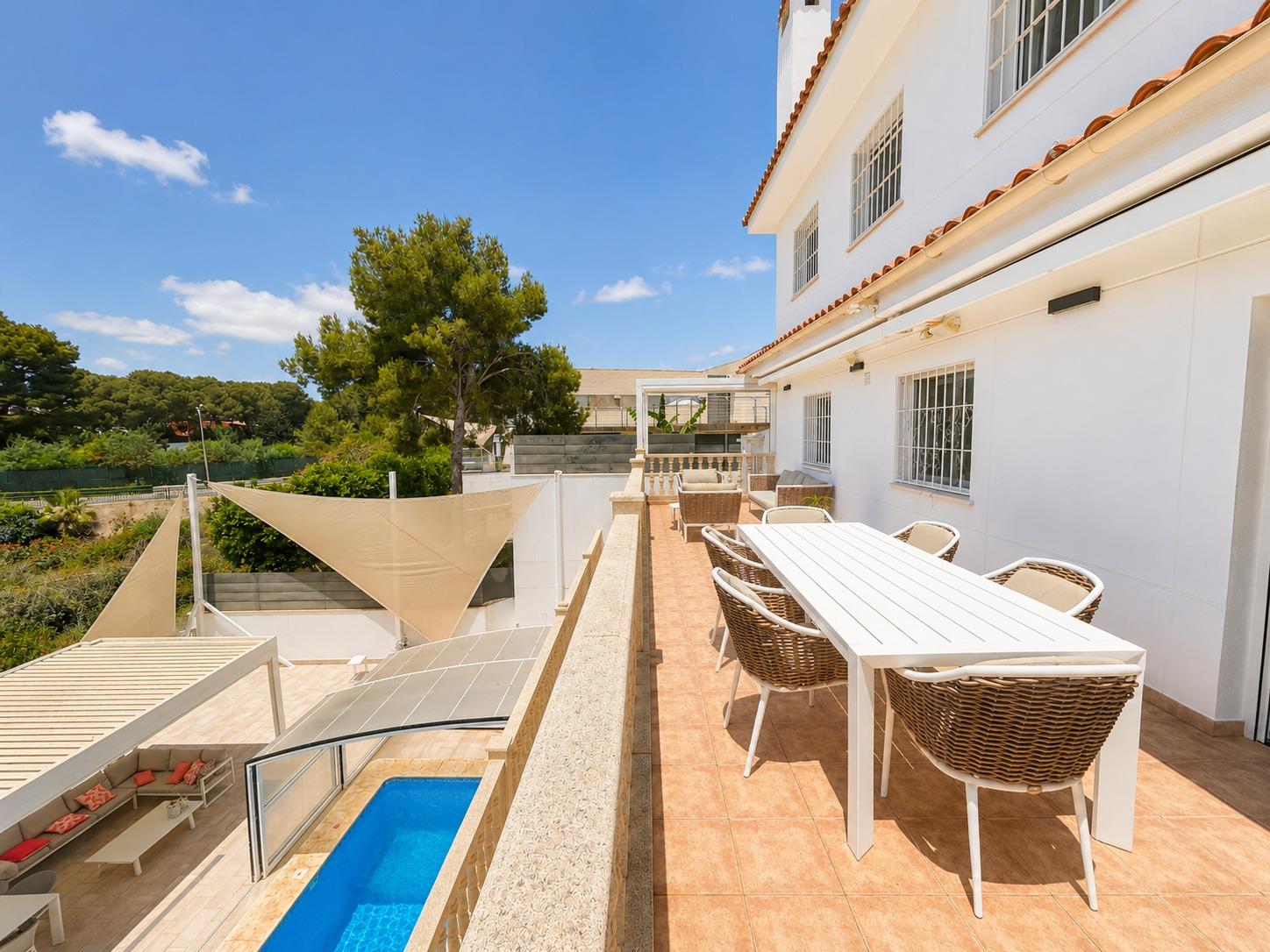 For sale - 4 Bedroom 5 Bathroom Villa in Dehesa de campoamor - Campoamor  - Alicante