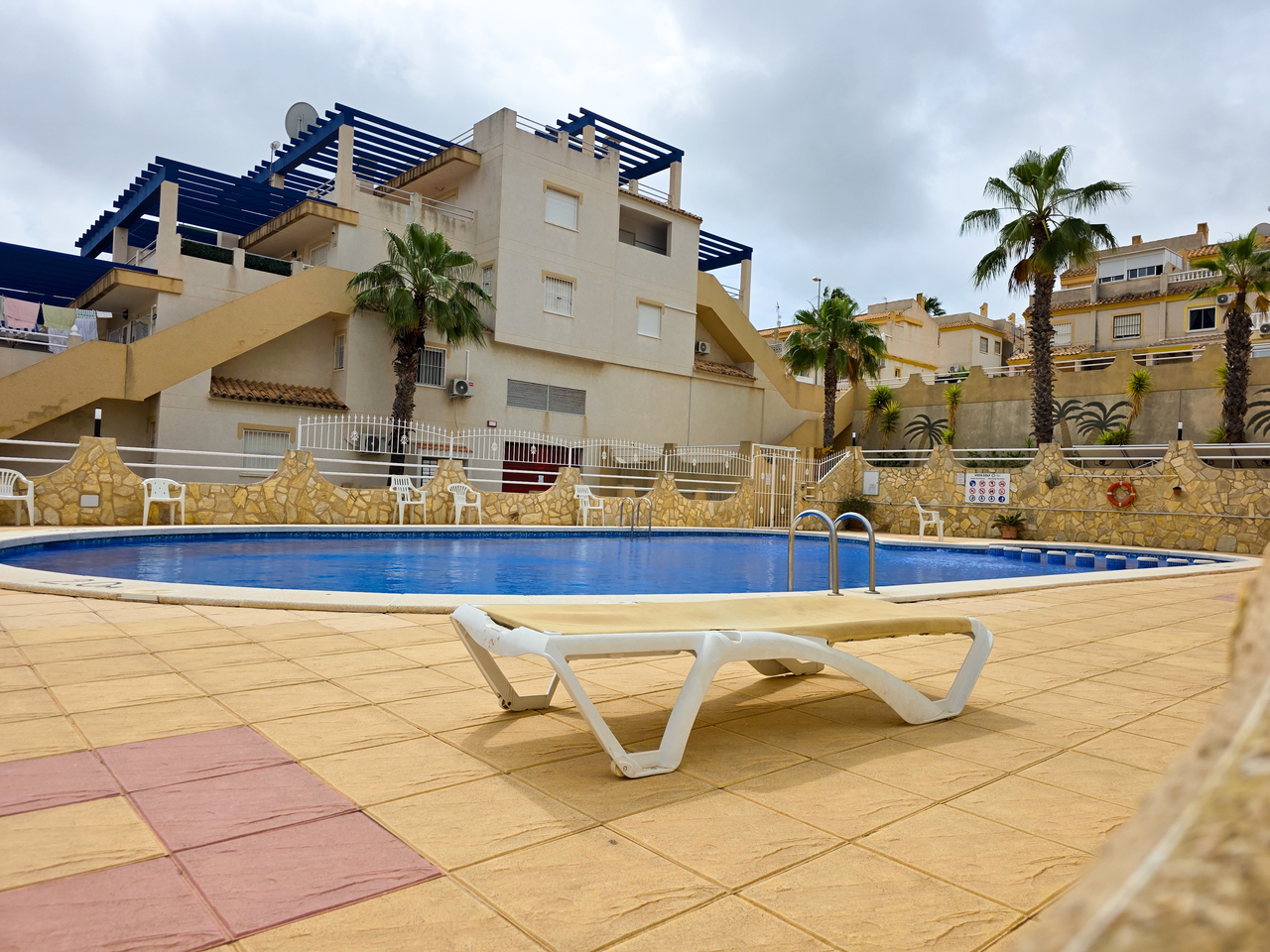 For sale - 2 Bedroom 1 Bathroom Apartment in Villamartin - , Villamartin, Alicante, Spain - Alicante