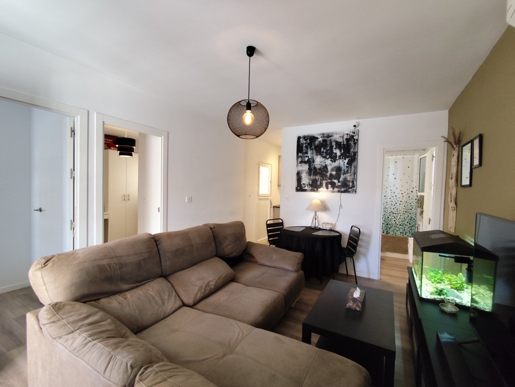 For sale - 2 Bedroom 1 Bathroom Ground floor Apartment in Torrevieja -  - Alicante