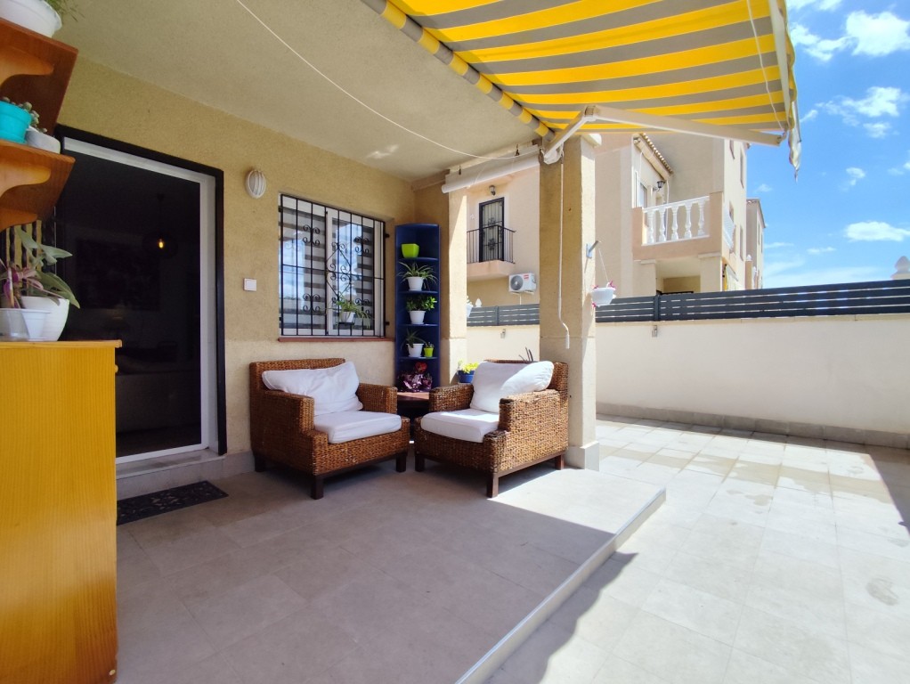 For sale - 2 Bedroom 1 Bathroom Ground floor Apartment in Torrevieja -  - Alicante