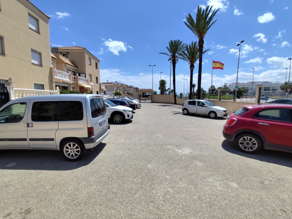 For sale - 2 Bedroom 1 Bathroom Ground floor Apartment in Torrevieja -  - Alicante